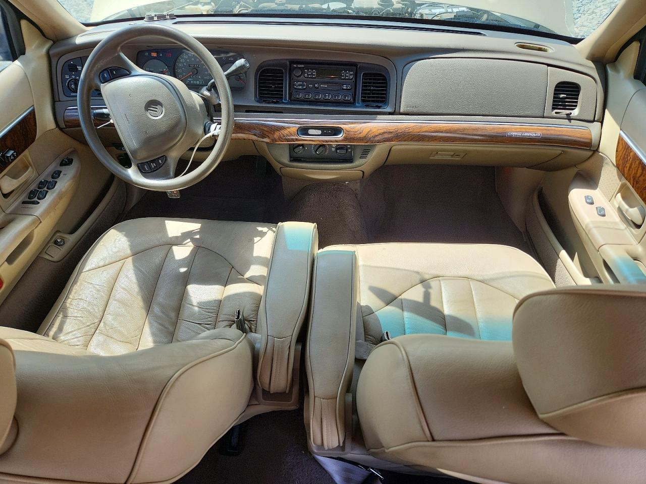 1999 Mercury Grand Marquis Gs Gold vin: 2MEFM74W2XX656636