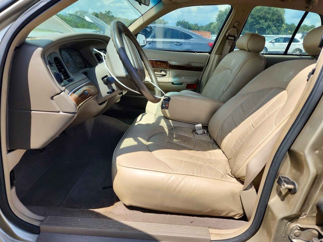 1999 Mercury Grand Marquis Gs Gold vin: 2MEFM74W2XX656636