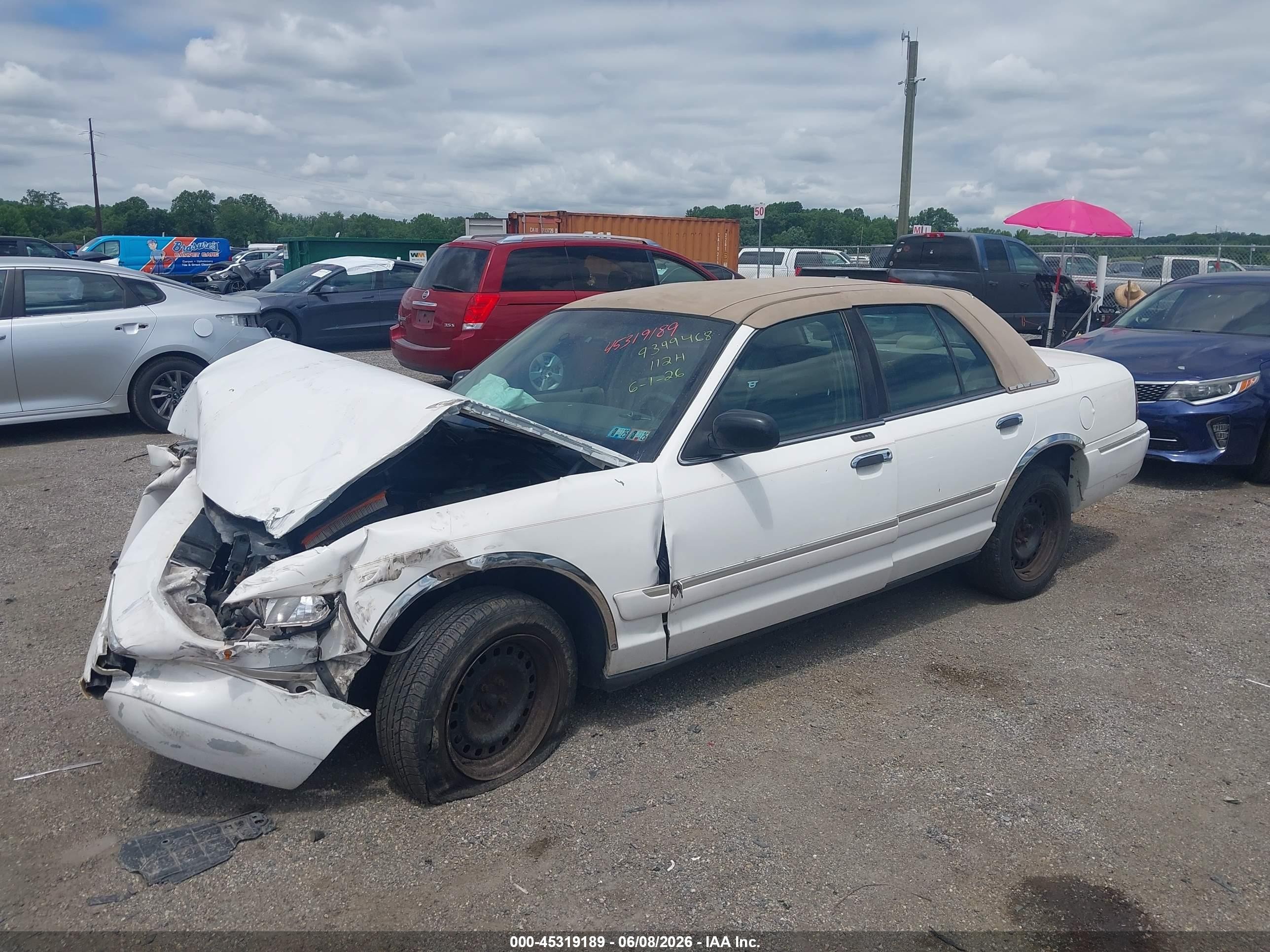 2000 Mercury Grand Marquis Gs White vin: 2MEFM74W2YX677147