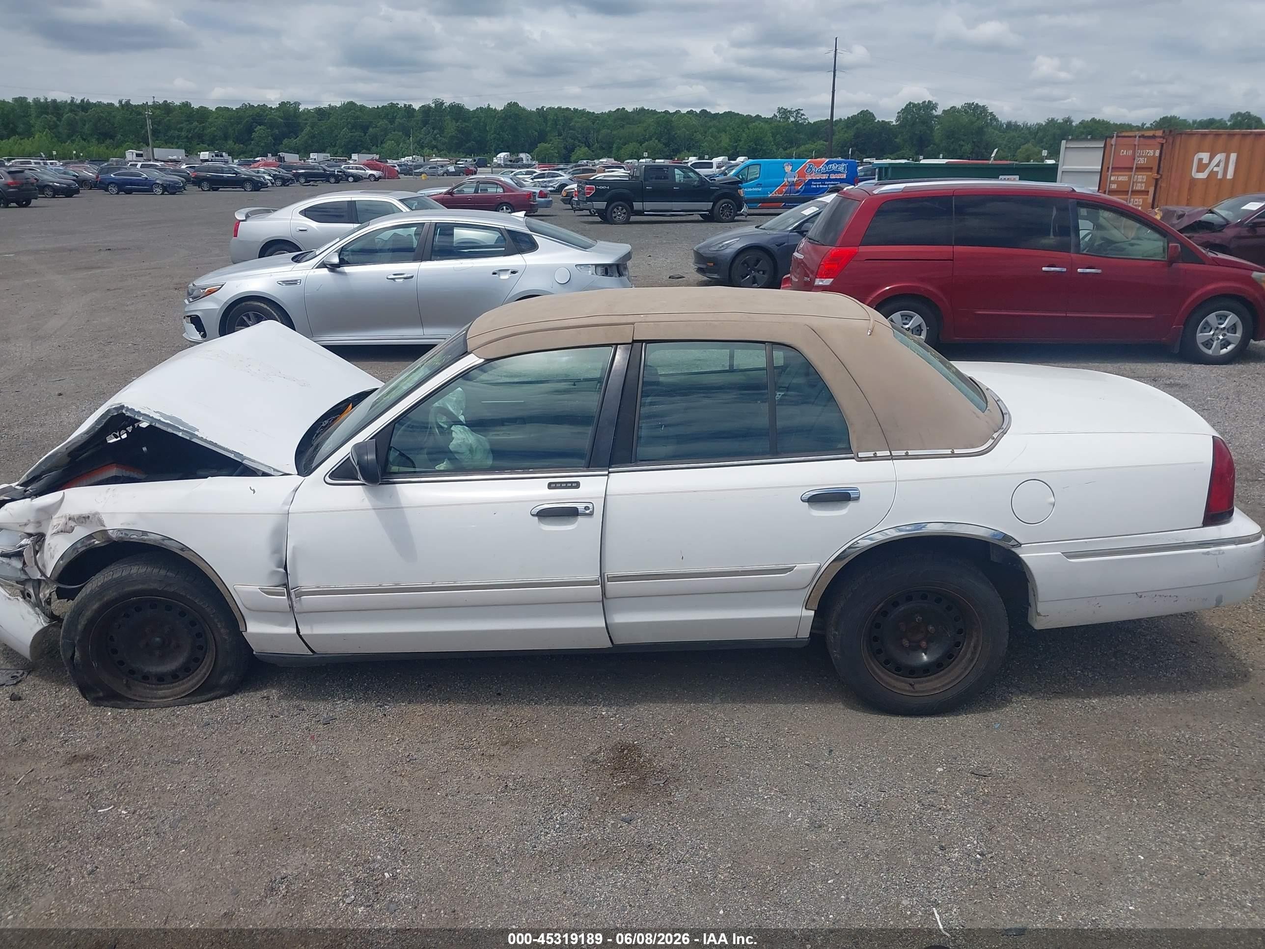 2000 Mercury Grand Marquis Gs White vin: 2MEFM74W2YX677147