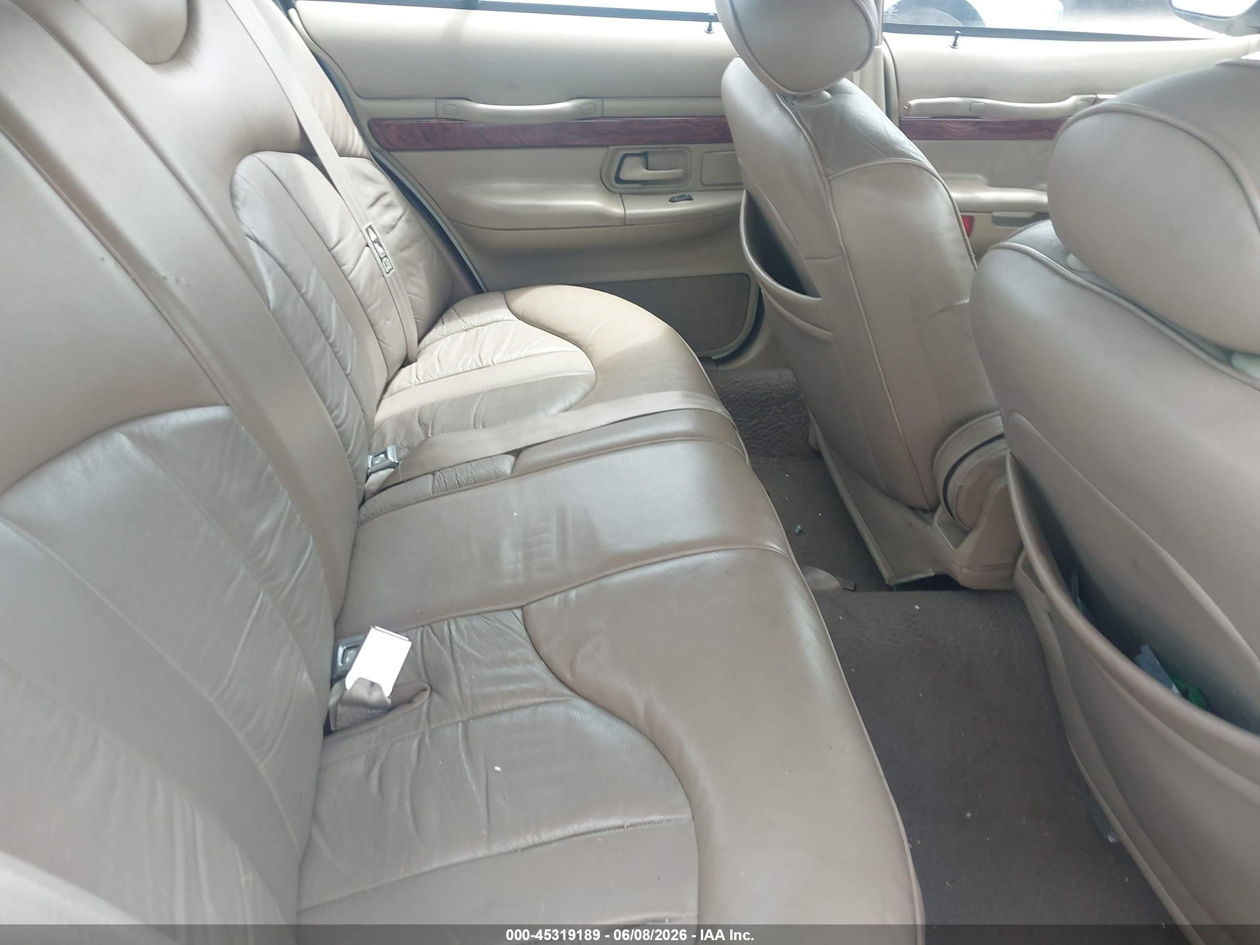 2000 Mercury Grand Marquis Gs White vin: 2MEFM74W2YX677147
