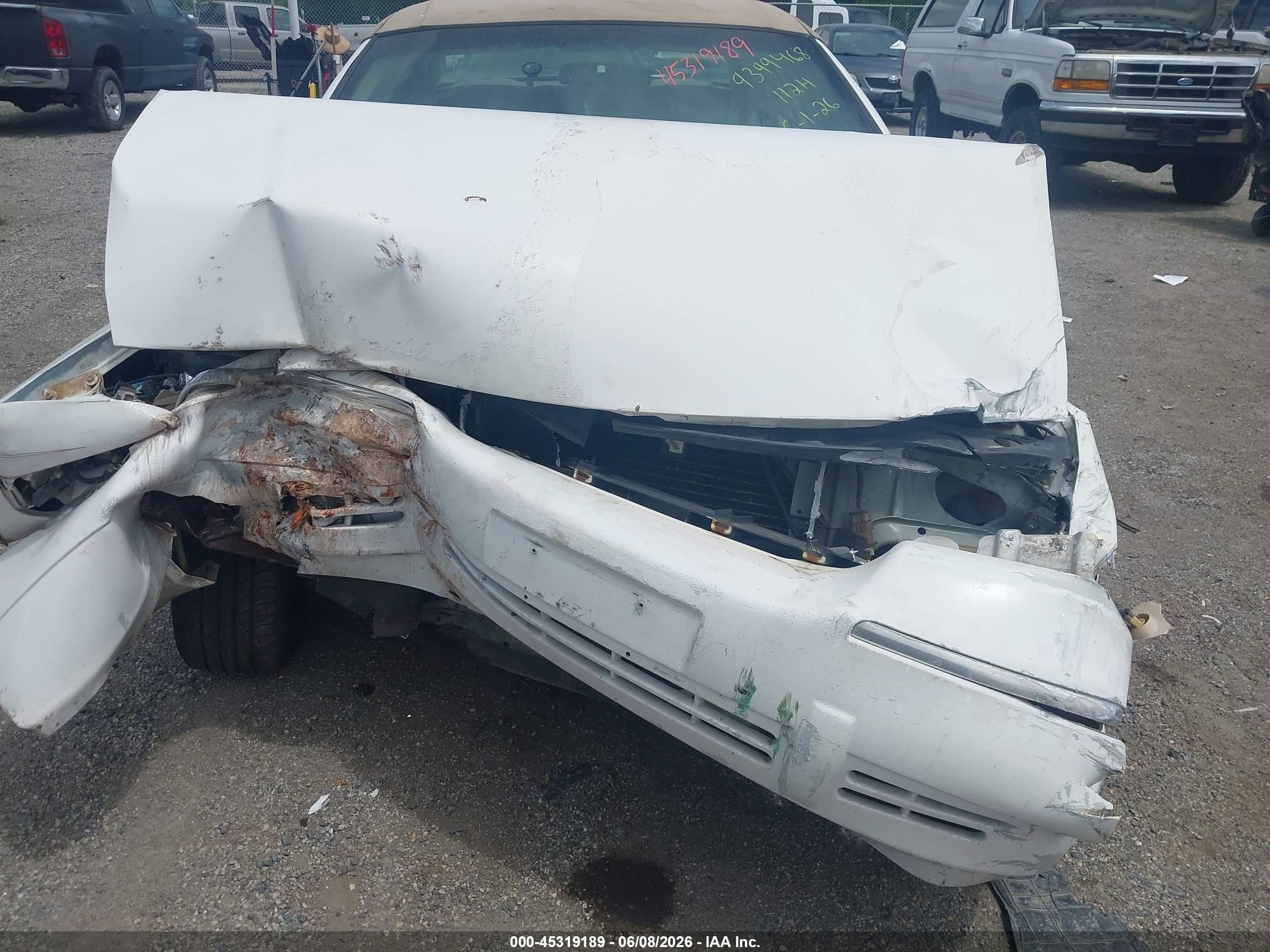 2000 Mercury Grand Marquis Gs White vin: 2MEFM74W2YX677147