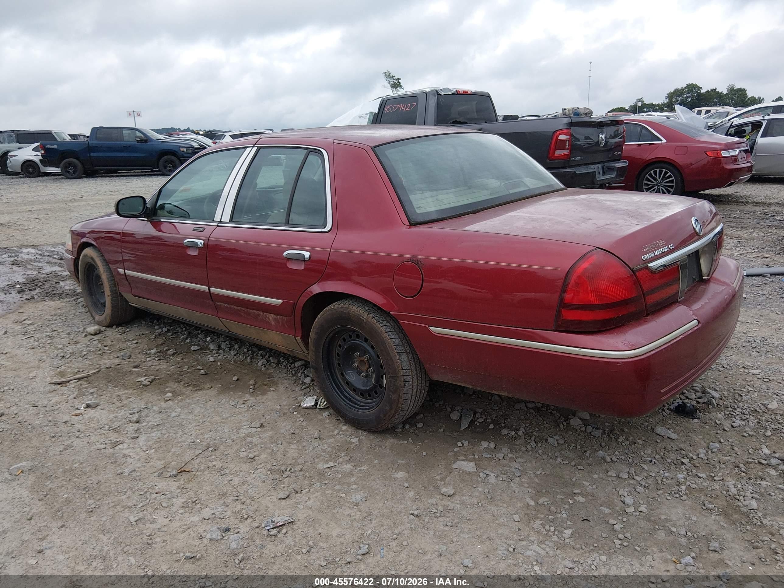 2003 Mercury Grand Marquis Gs Красный vin: 2MEFM74W33X608623
