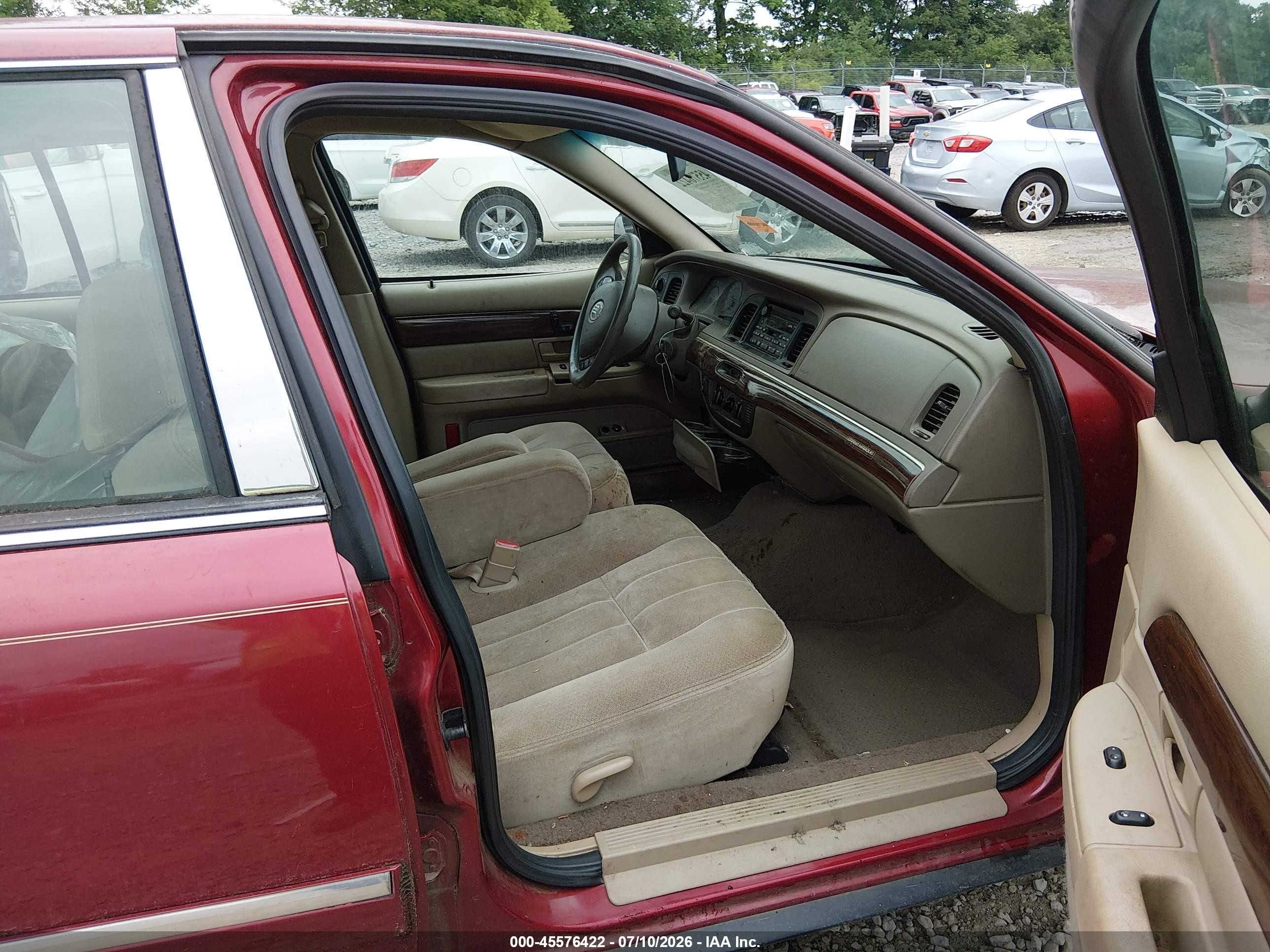 2003 Mercury Grand Marquis Gs Красный vin: 2MEFM74W33X608623