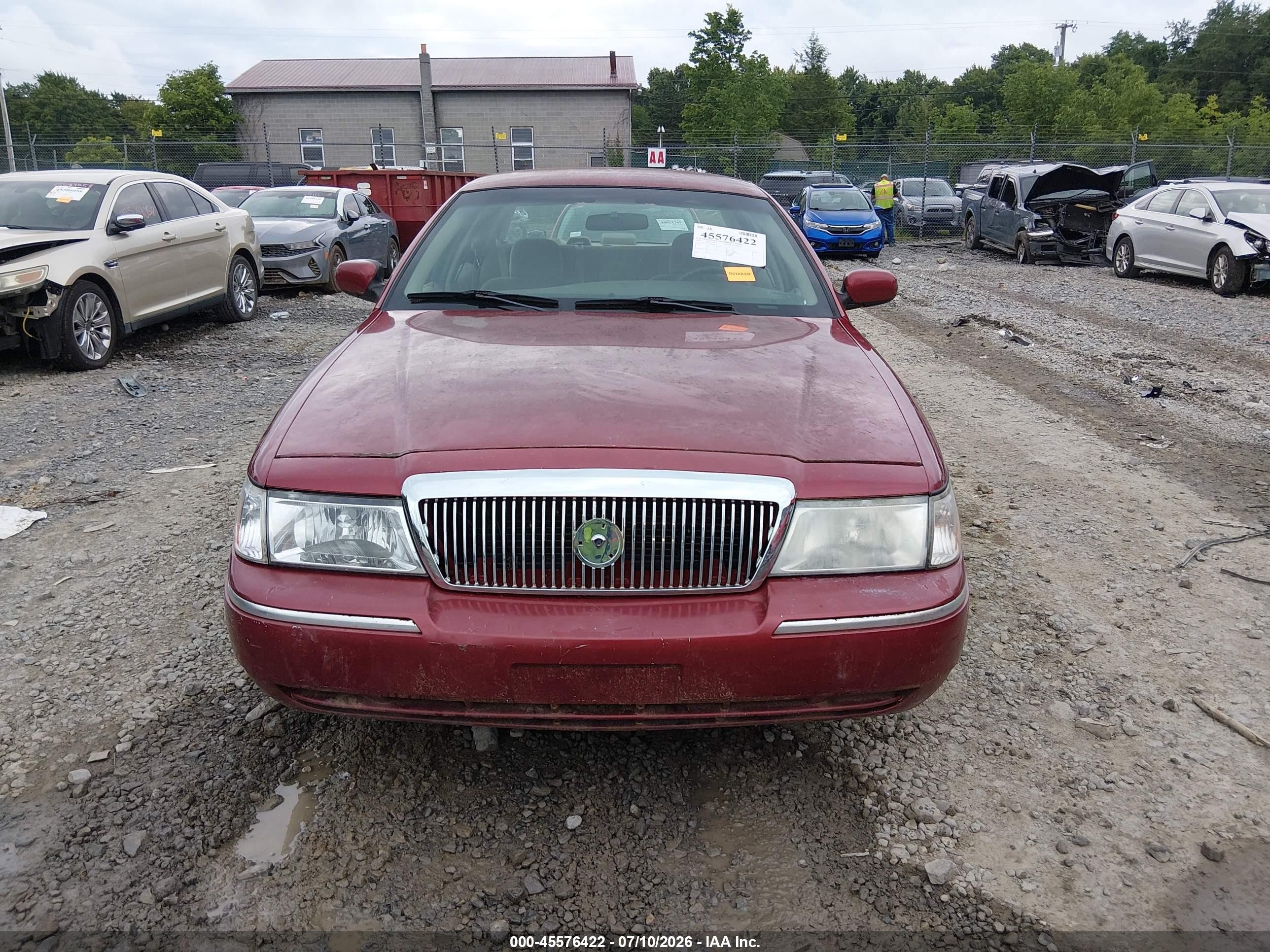 2003 Mercury Grand Marquis Gs Красный vin: 2MEFM74W33X608623