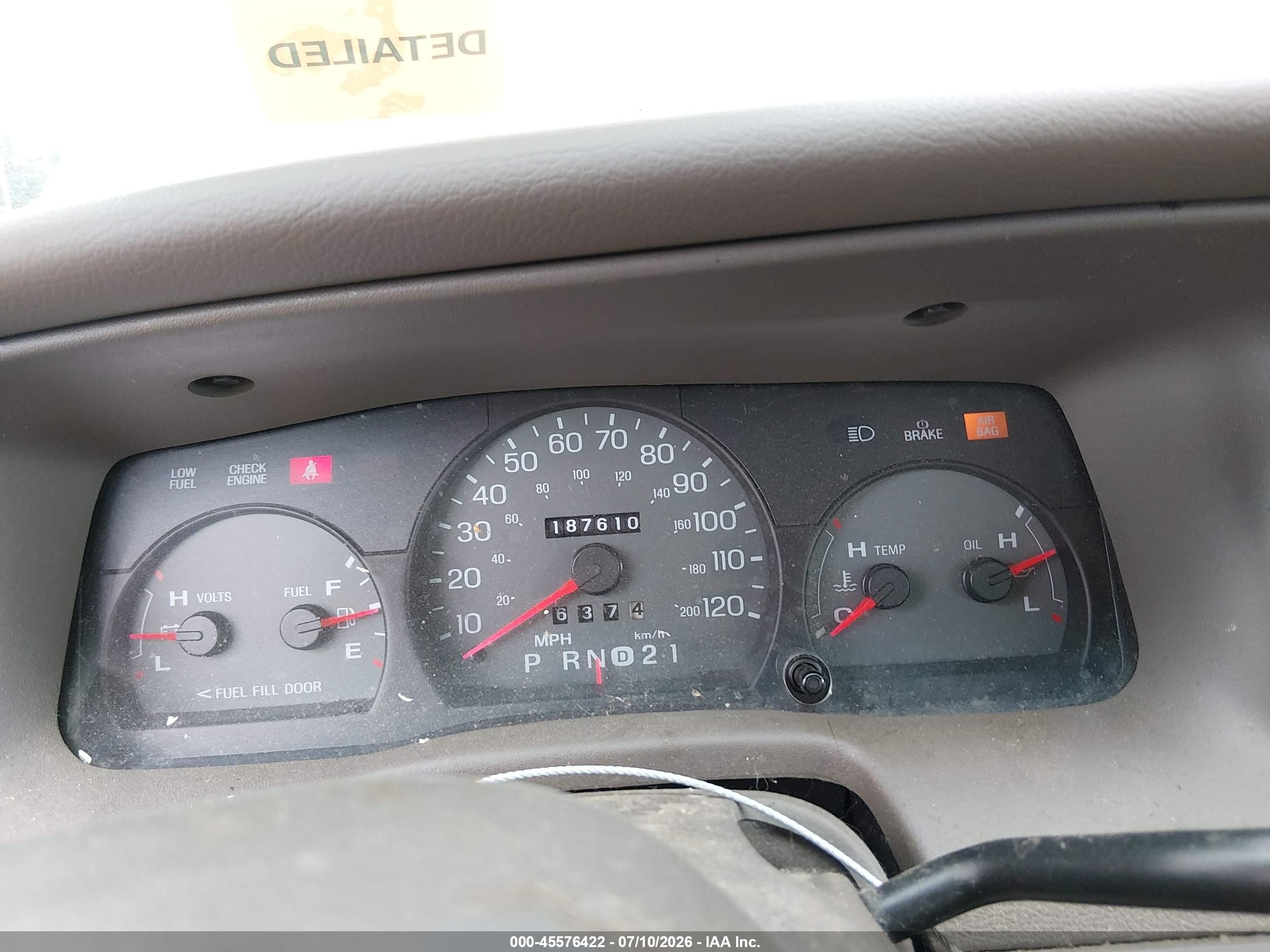 2003 Mercury Grand Marquis Gs Красный vin: 2MEFM74W33X608623