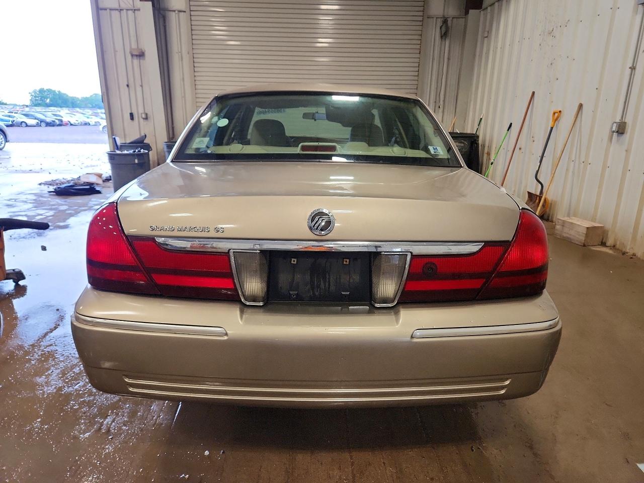 2004 Mercury Grand Marquis Gs Gray vin: 2MEFM74W34X678639