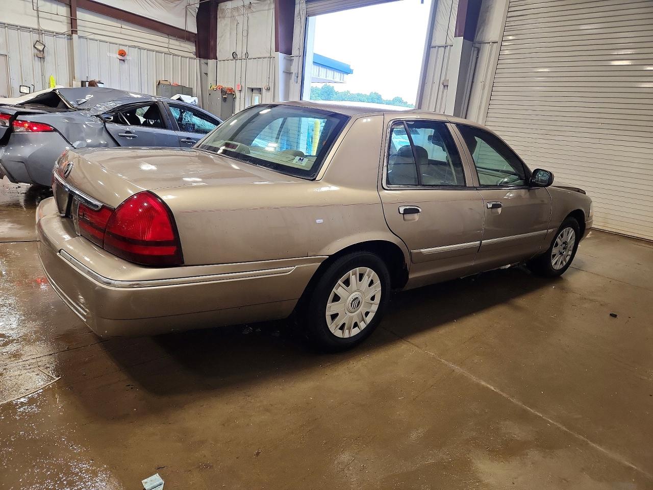 2004 Mercury Grand Marquis Gs Gray vin: 2MEFM74W34X678639