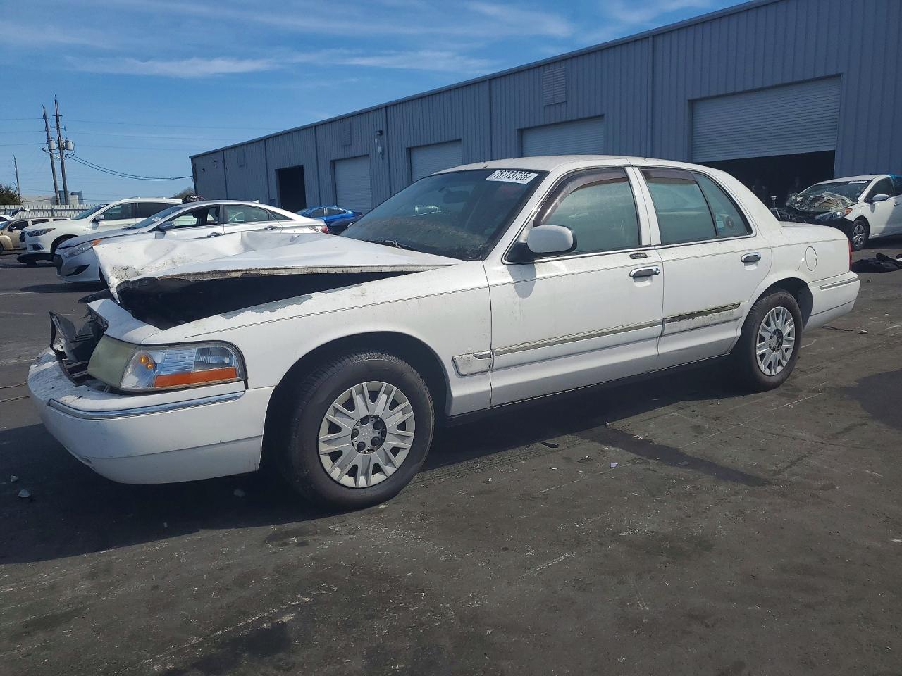 2005 Mercury Grand Marquis Gs White vin: 2MEFM74W35X673264
