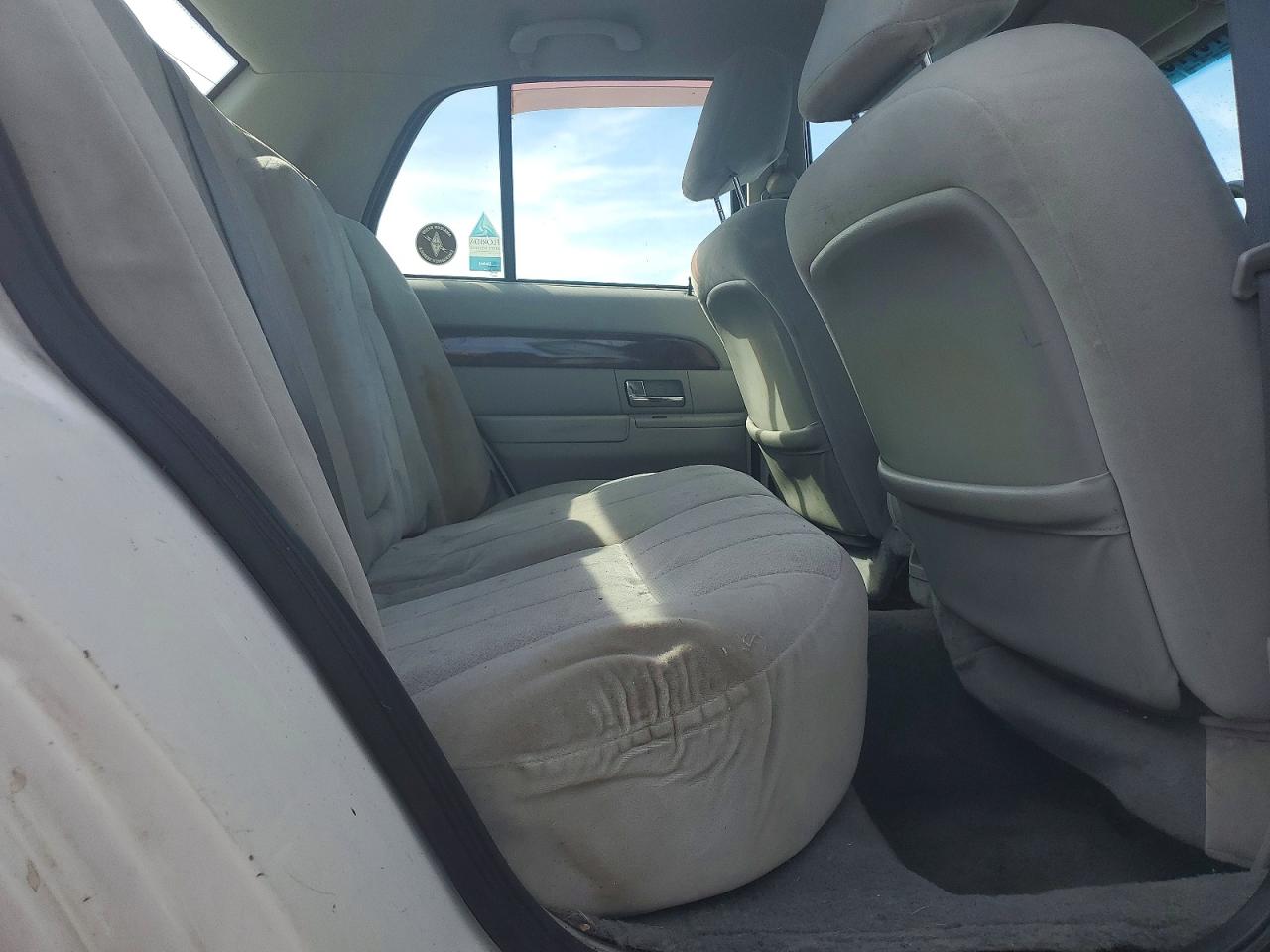 2005 Mercury Grand Marquis Gs White vin: 2MEFM74W35X673264