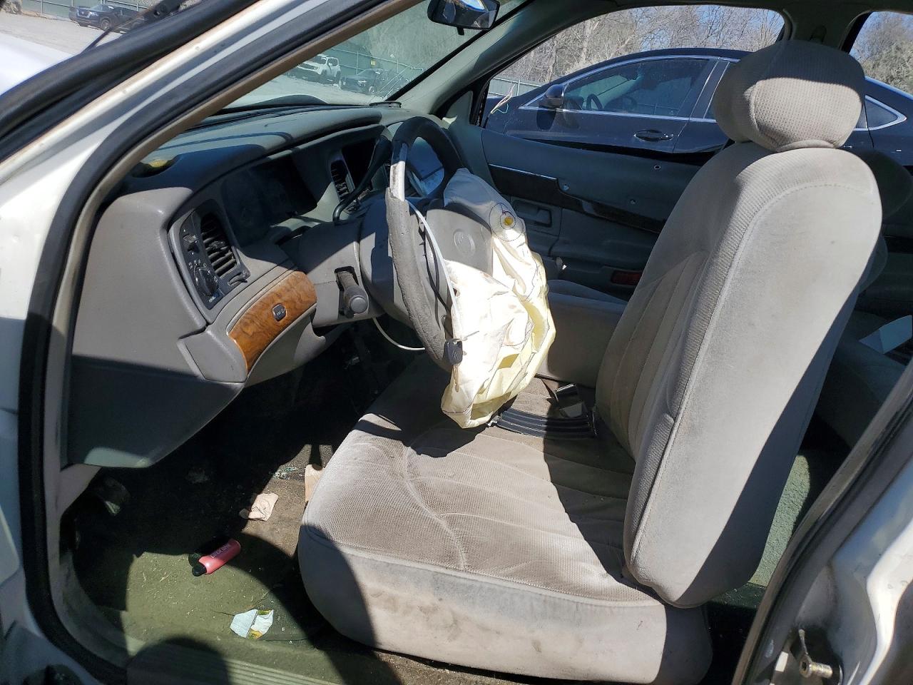 1999 Mercury Grand Marquis Gs White vin: 2MEFM74W3XX700403
