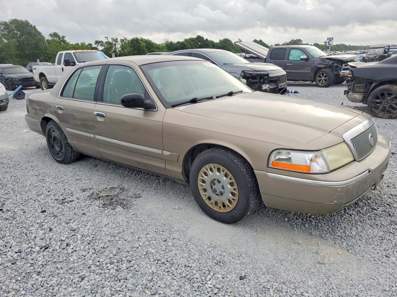 2003 Mercury Grand Marquis Gs Gold vin: 2MEFM74W43X653599