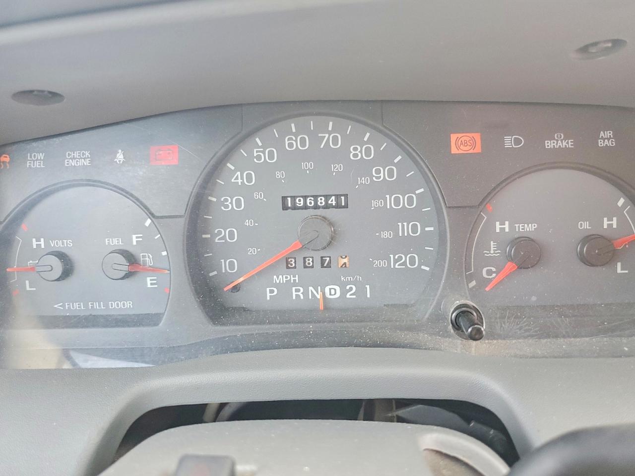 2003 Mercury Grand Marquis Gs Silver vin: 2MEFM74W43X687347