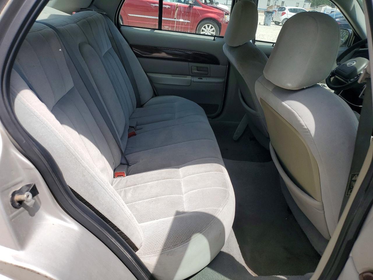2003 Mercury Grand Marquis Gs Silver vin: 2MEFM74W43X687347