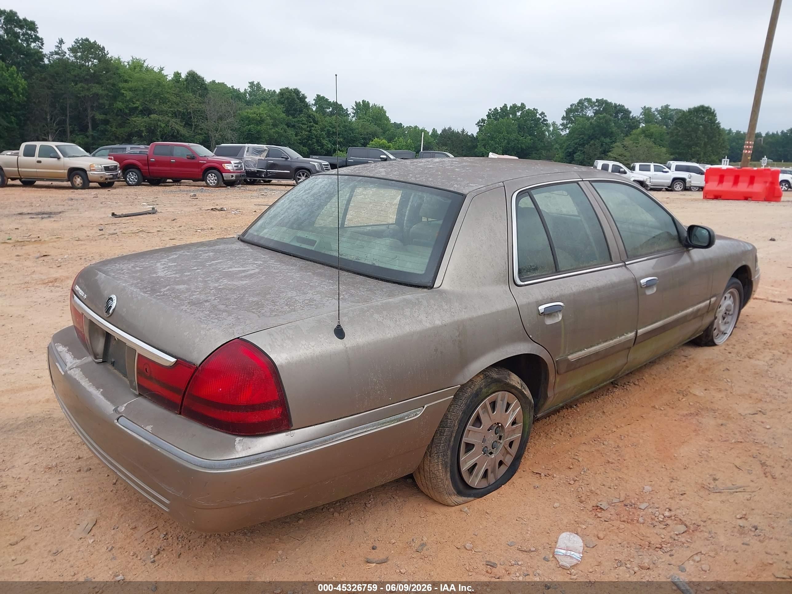 2005 Mercury Grand Marquis Gs Brown vin: 2MEFM74W45X620542