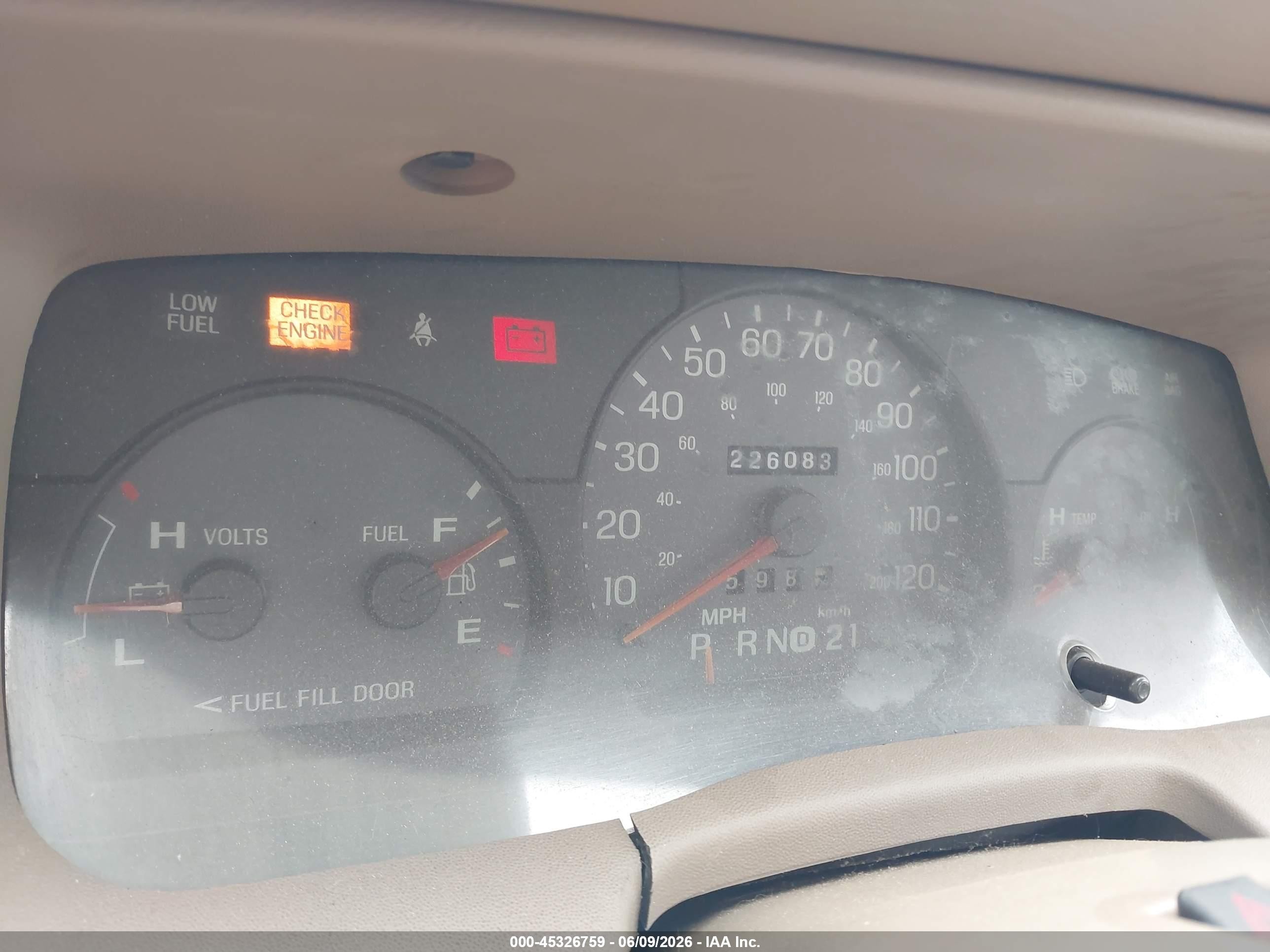 2005 Mercury Grand Marquis Gs Brown vin: 2MEFM74W45X620542
