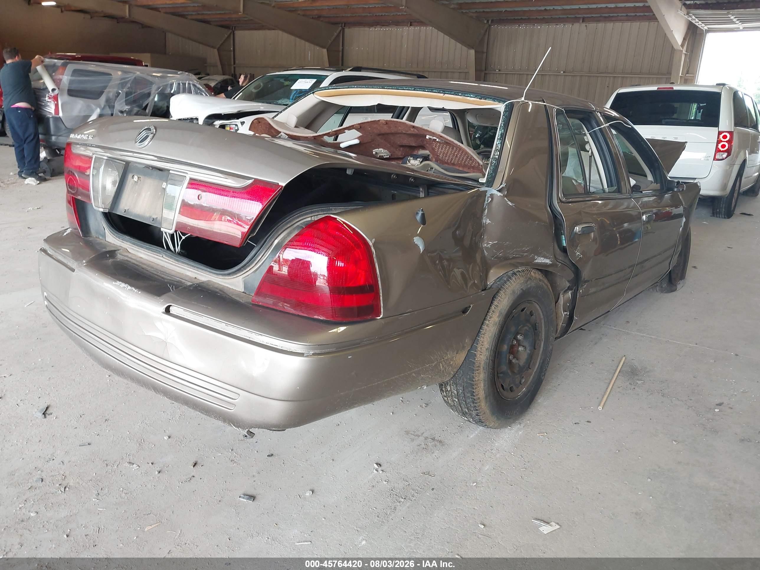 2005 Mercury Grand Marquis Gs Beige vin: 2MEFM74W45X673922