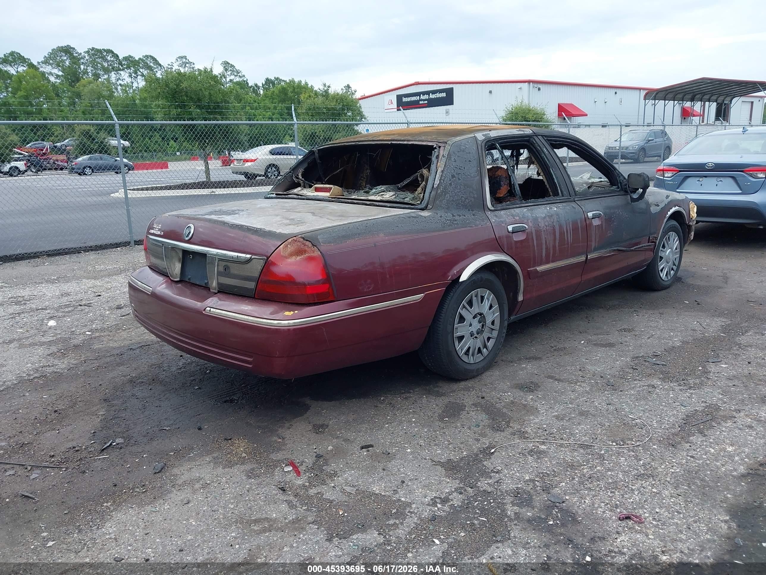 2007 Mercury Grand Marquis Gs Burgundy vin: 2MEFM74W47X609219