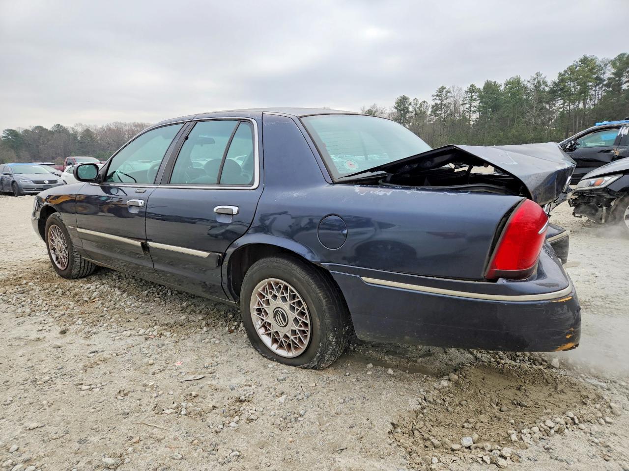 1999 Mercury Grand Marquis Gs Blue vin: 2MEFM74W4XX622746