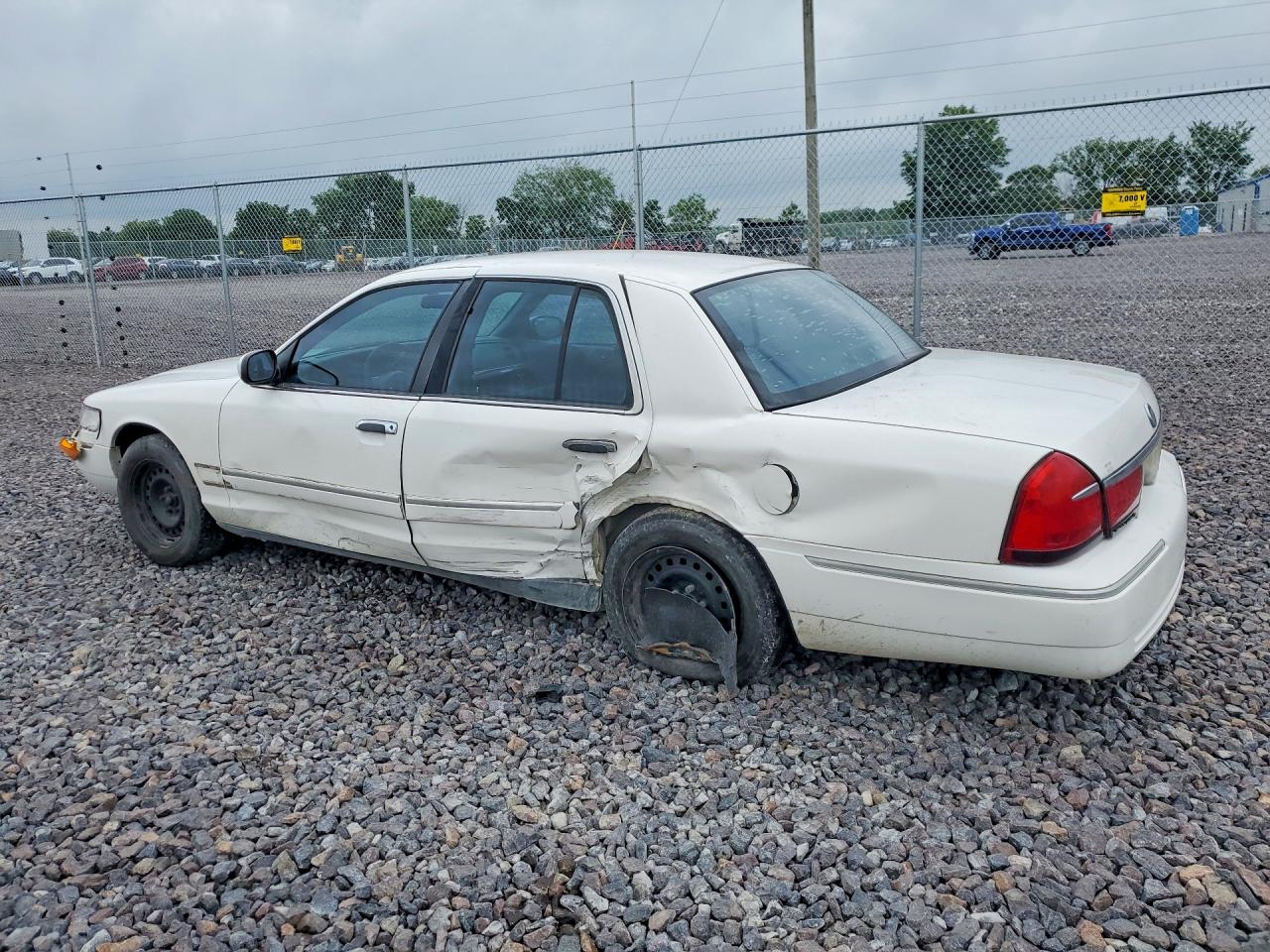 1999 Mercury Grand Marquis Gs White vin: 2MEFM74W4XX735306