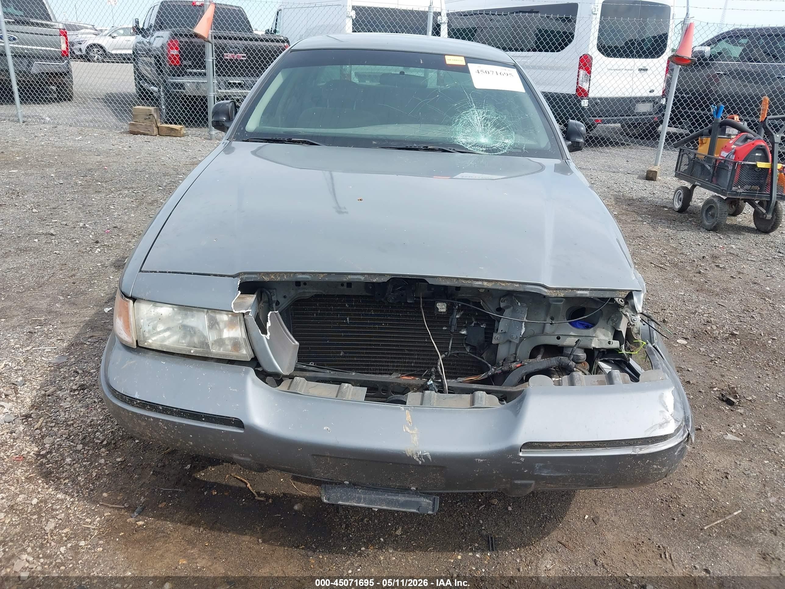 2000 Mercury Grand Marquis Gs Gray vin: 2MEFM74W4YX635529
