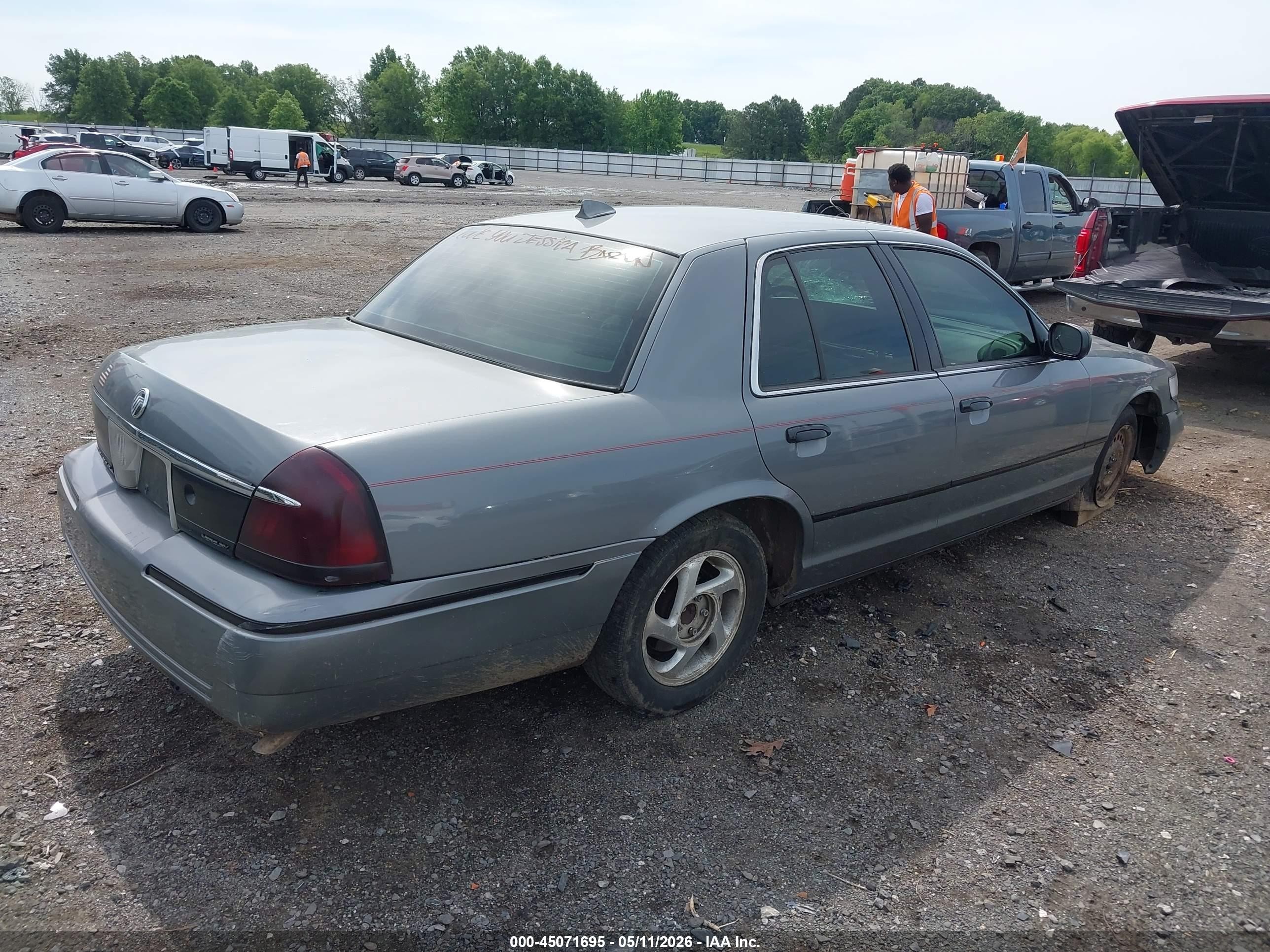 2000 Mercury Grand Marquis Gs Gray vin: 2MEFM74W4YX635529