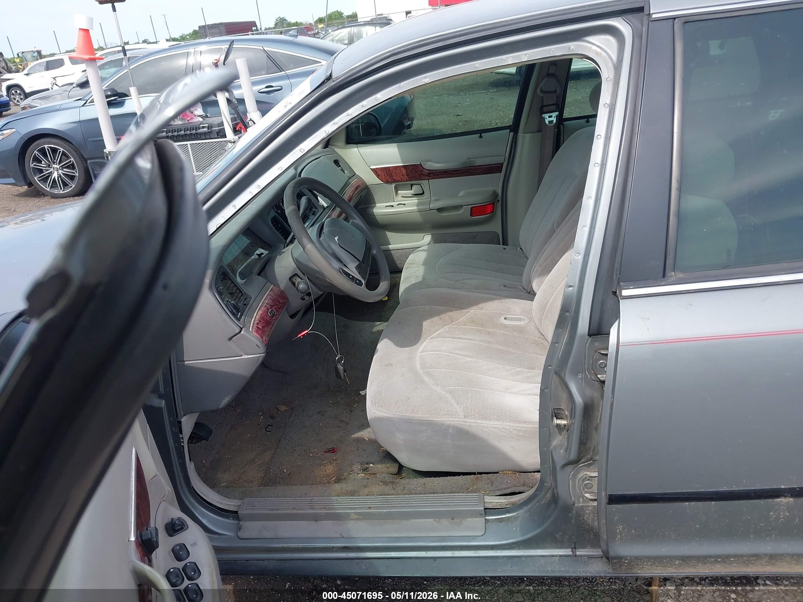 2000 Mercury Grand Marquis Gs Gray vin: 2MEFM74W4YX635529