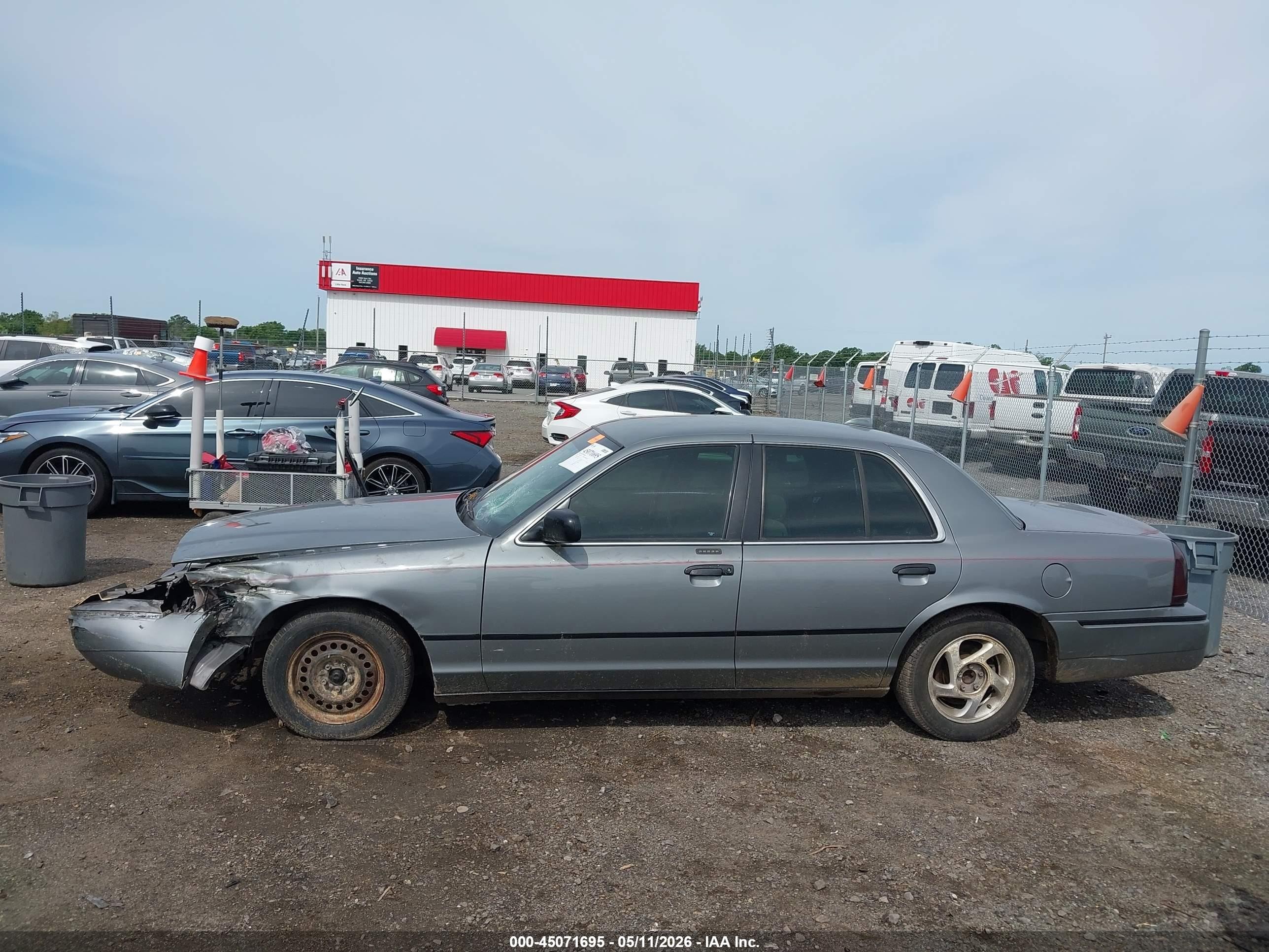 2000 Mercury Grand Marquis Gs Gray vin: 2MEFM74W4YX635529