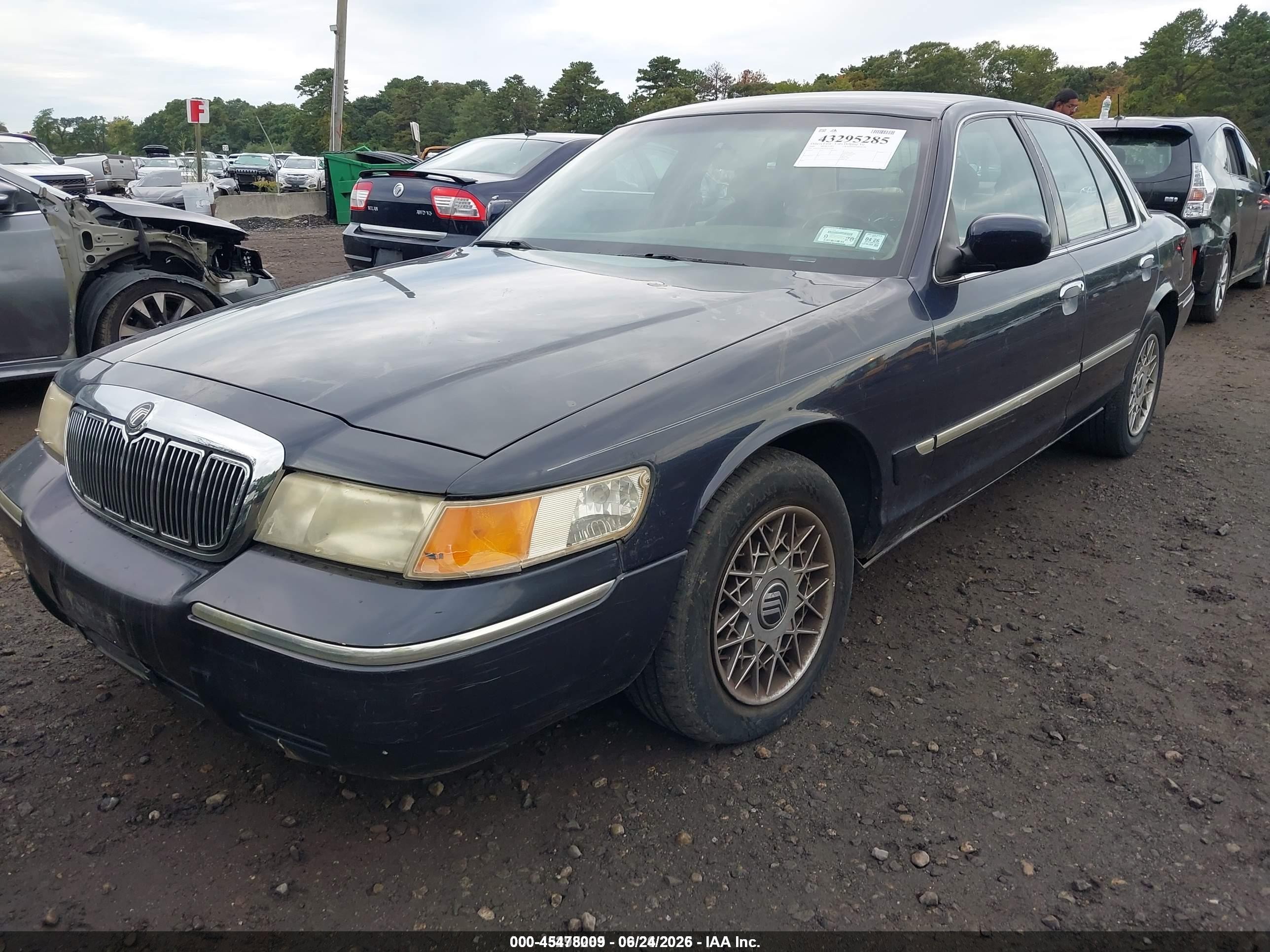 2000 Mercury Grand Marquis Gs Синий vin: 2MEFM74W4YX654288