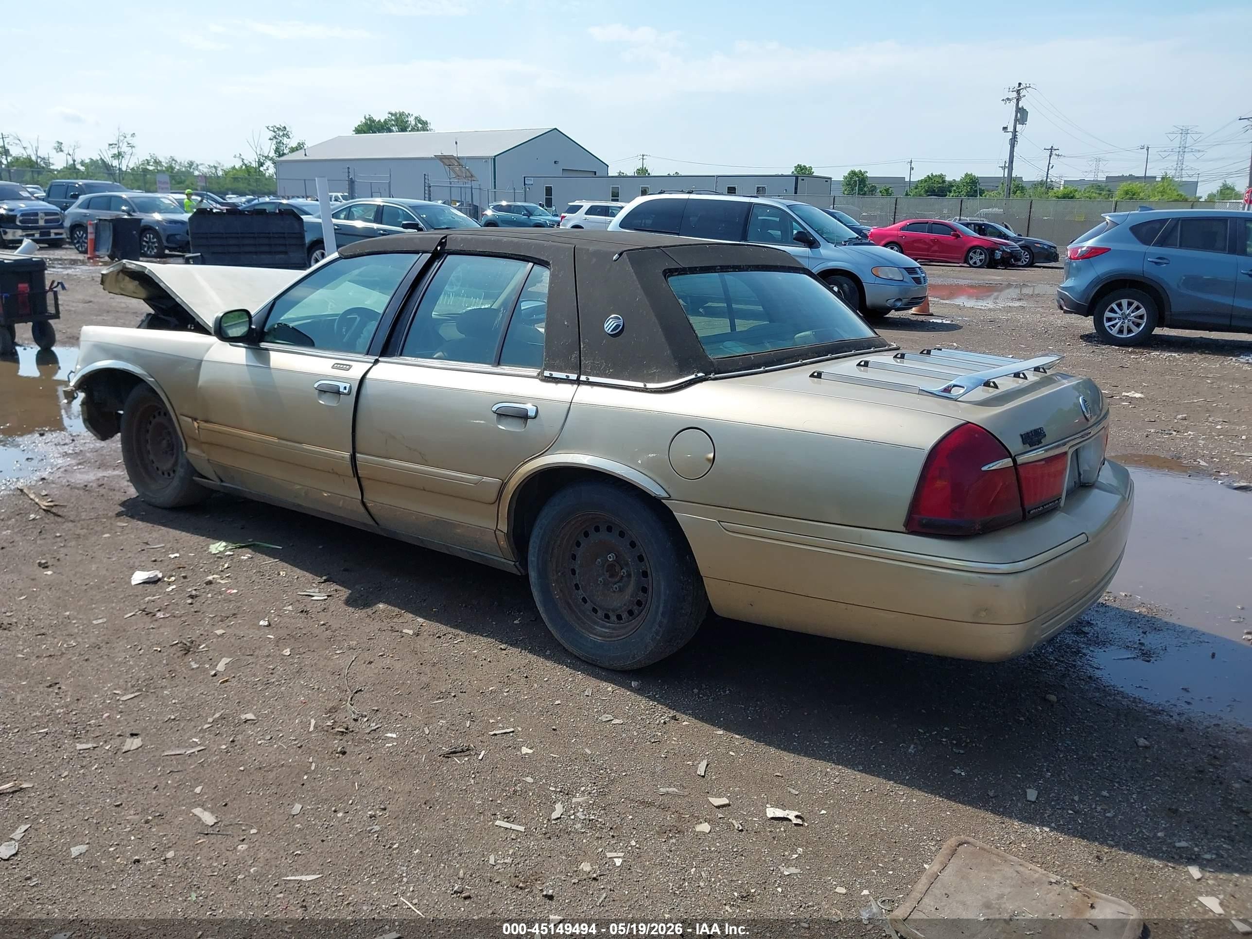 2000 Mercury Grand Marquis Gs Tan vin: 2MEFM74W4YX682642