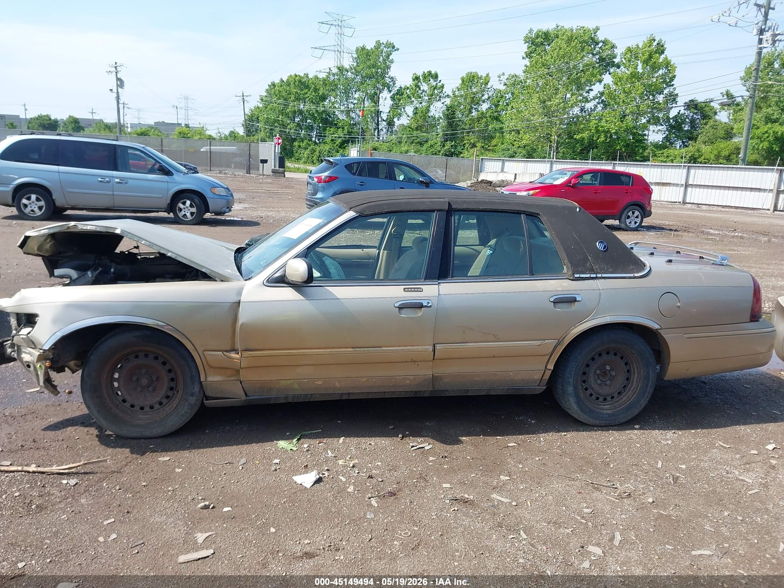 2000 Mercury Grand Marquis Gs Tan vin: 2MEFM74W4YX682642