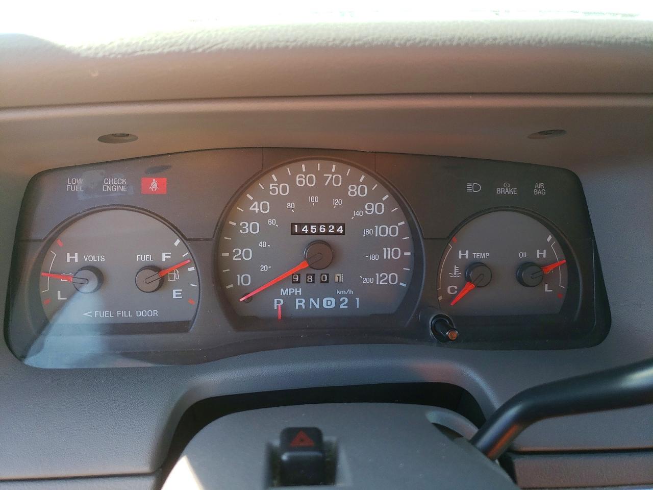 2001 Mercury Grand Marquis Gs Серебряный vin: 2MEFM74W51X655181