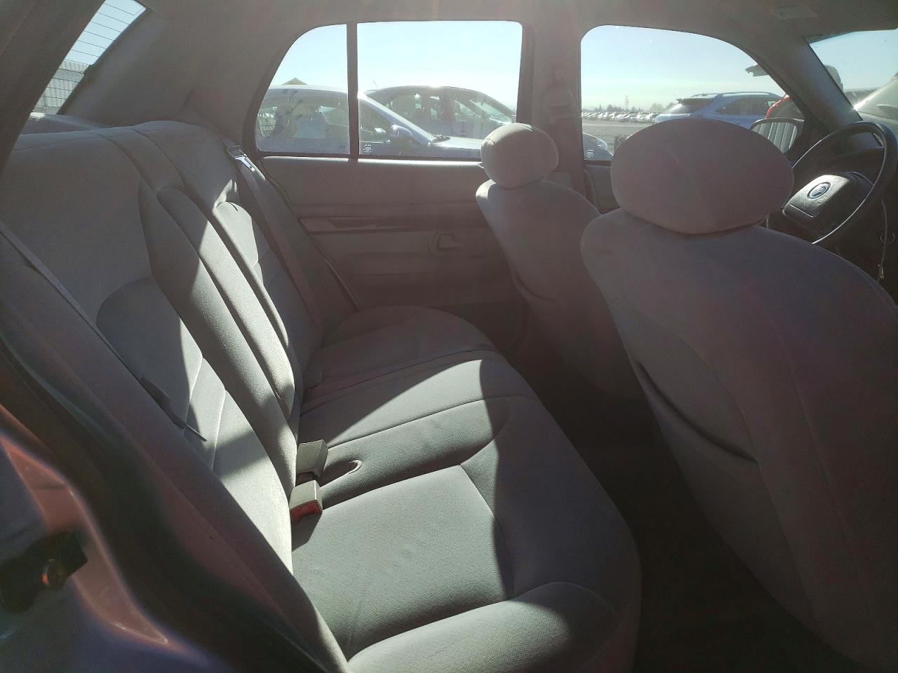 2001 Mercury Grand Marquis Gs Серебряный vin: 2MEFM74W51X655181