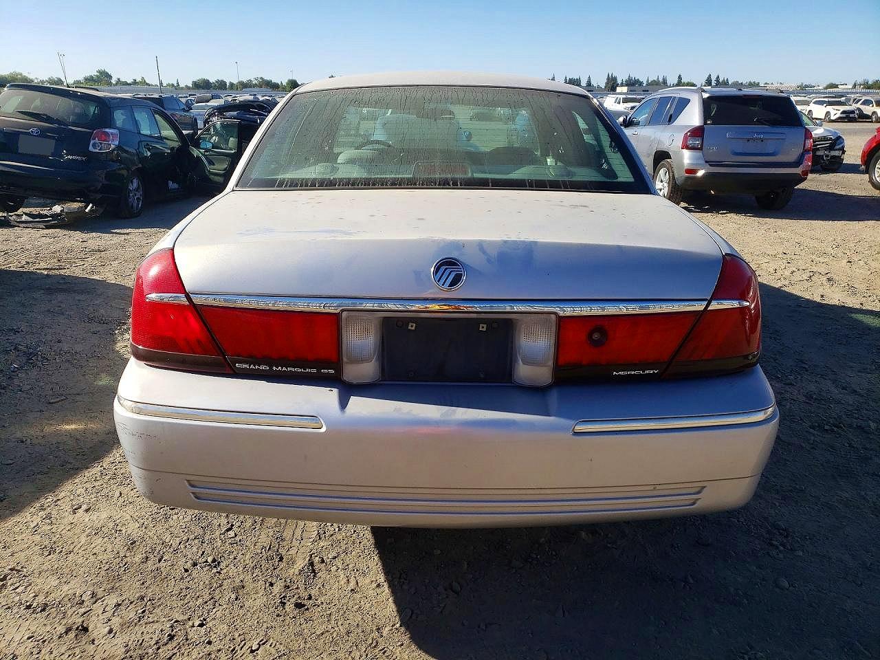 2001 Mercury Grand Marquis Gs Серебряный vin: 2MEFM74W51X655181