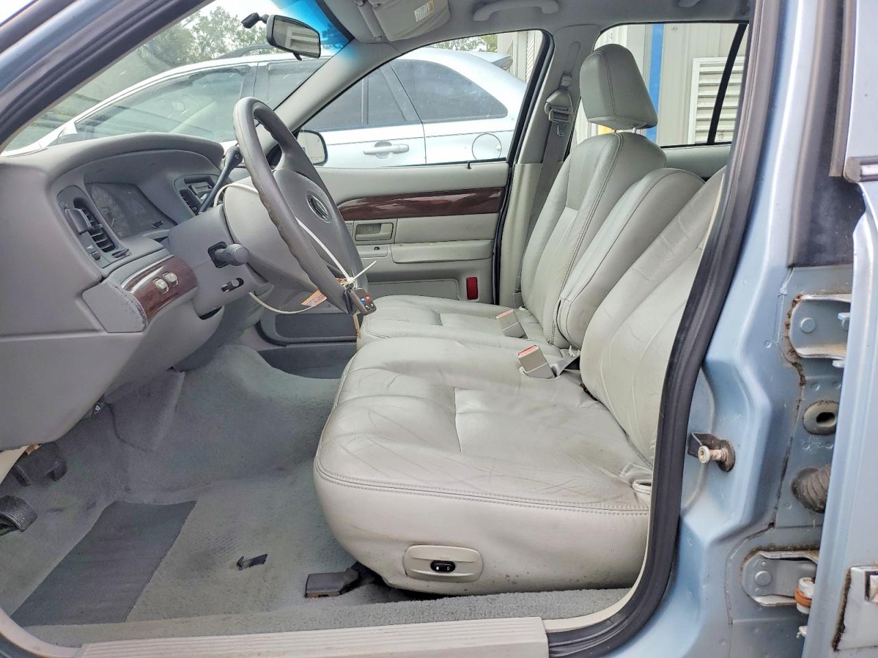 2004 Mercury Grand Marquis Gs Blue vin: 2MEFM74W54X616921
