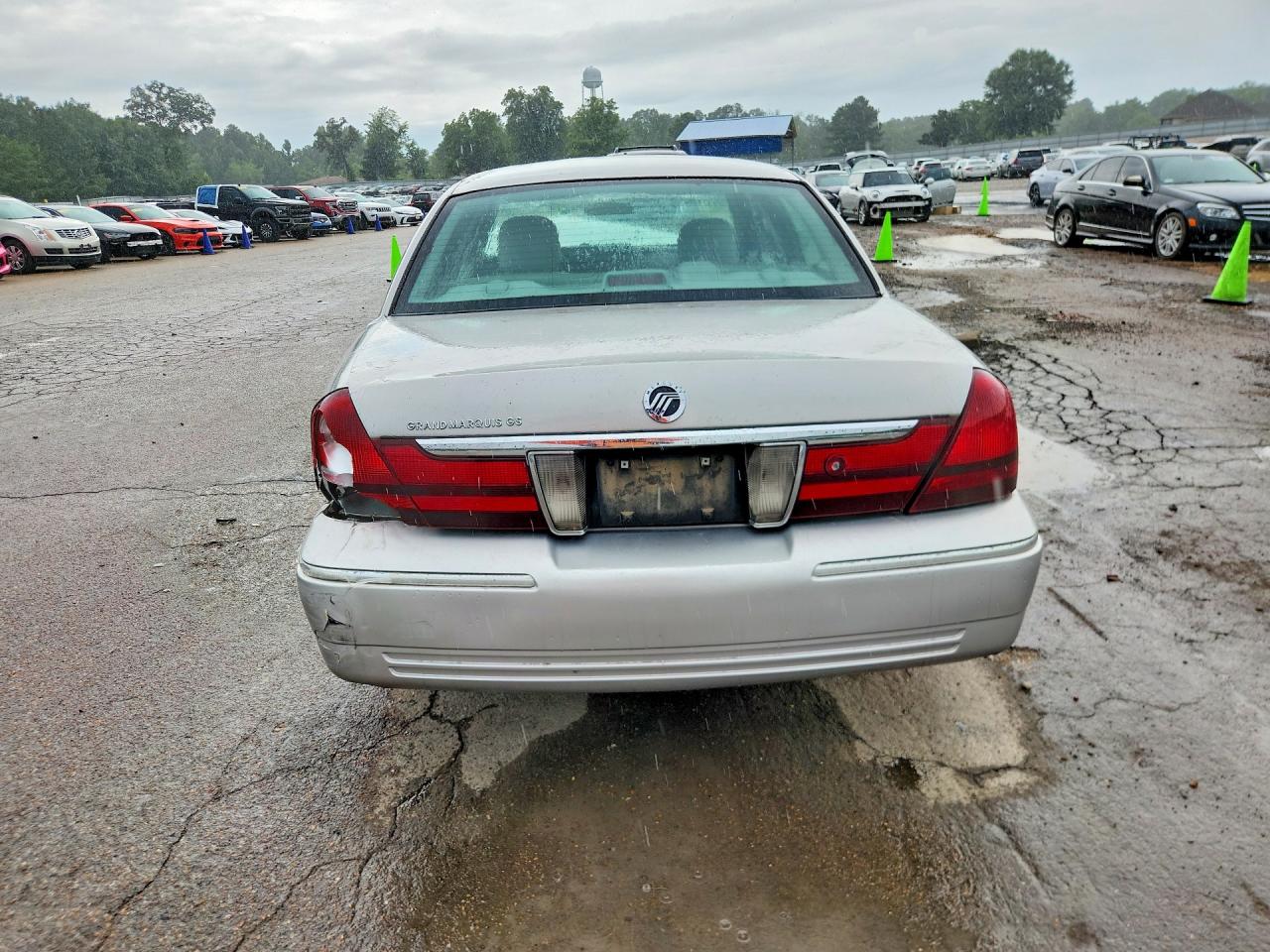 2004 Mercury Grand Marquis Gs Silver vin: 2MEFM74W54X642001
