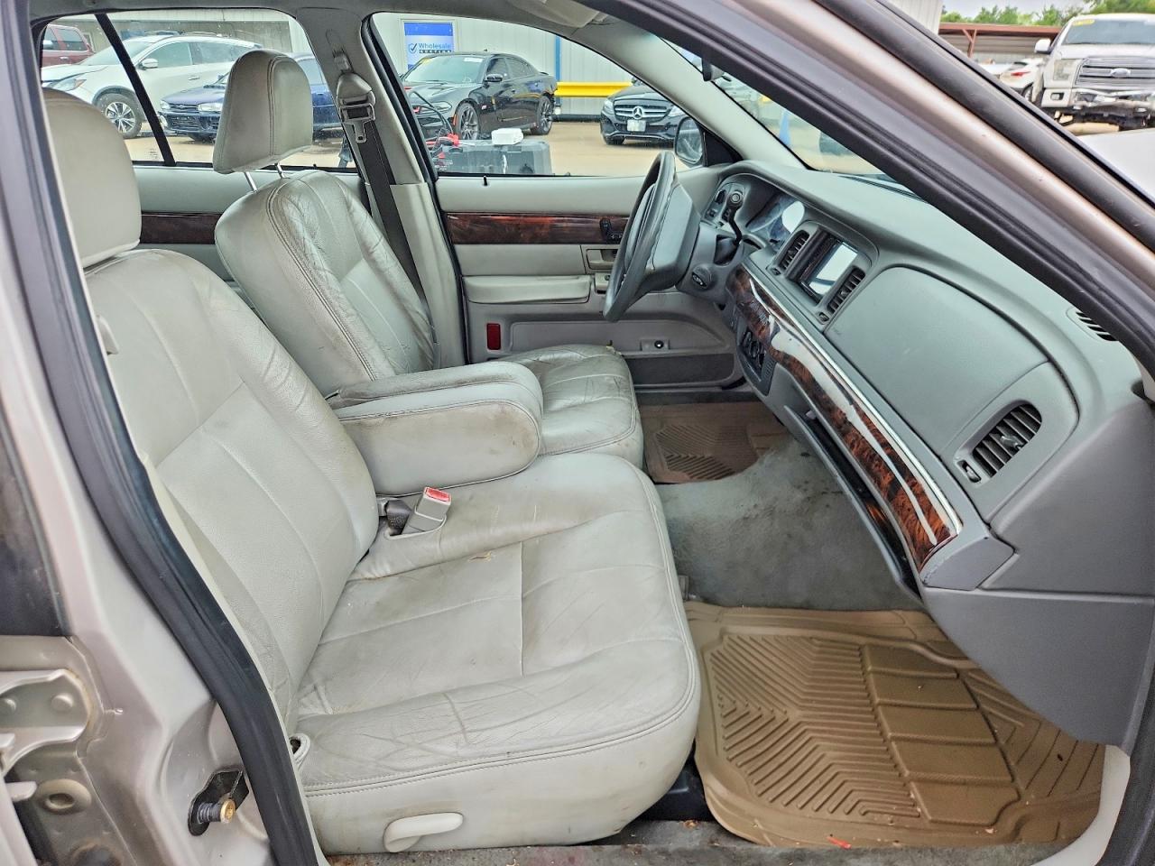 2004 Mercury Grand Marquis Gs Silver vin: 2MEFM74W54X642001