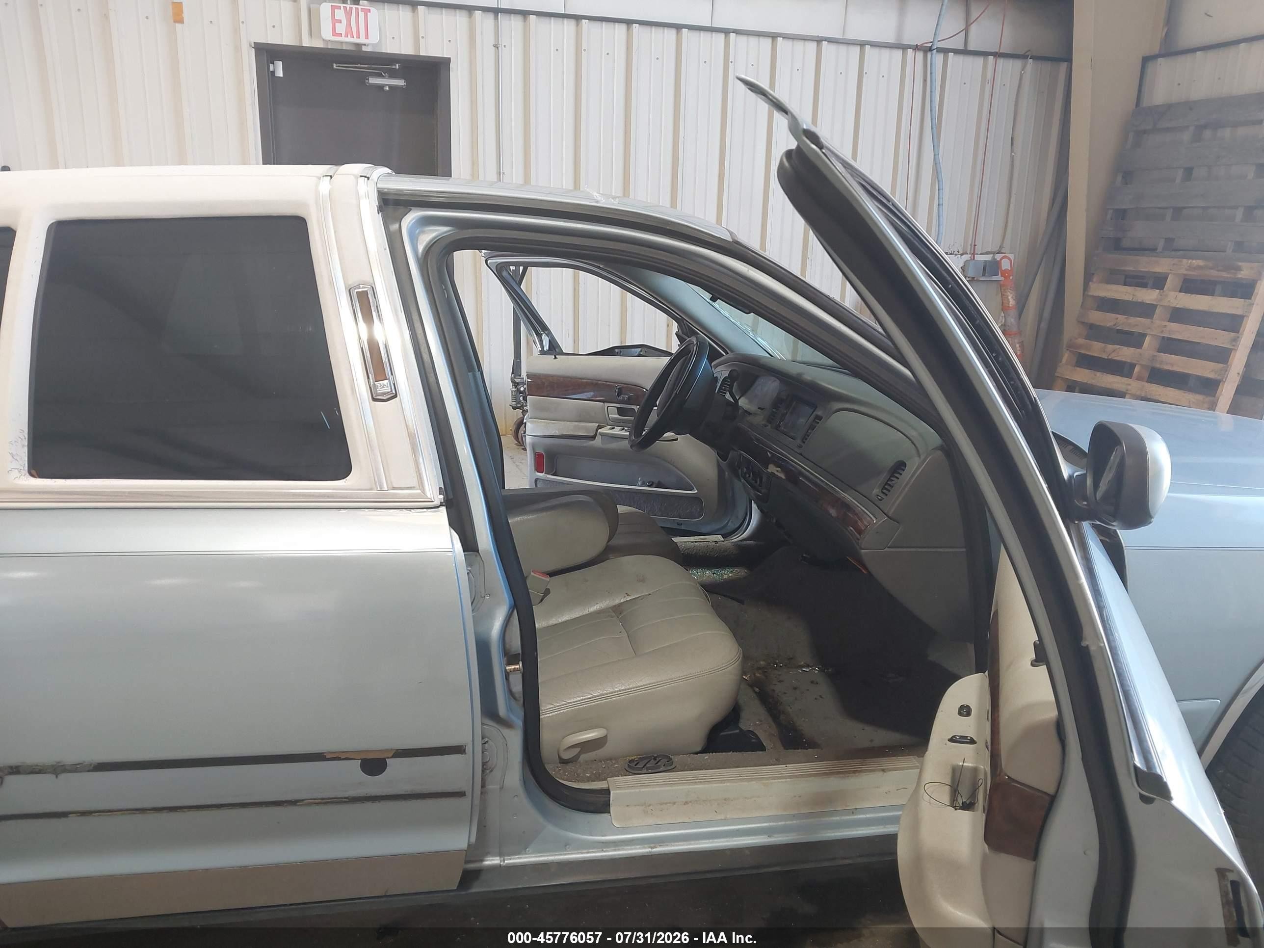 2004 Mercury Grand Marquis Gs Blue vin: 2MEFM74W54X642144