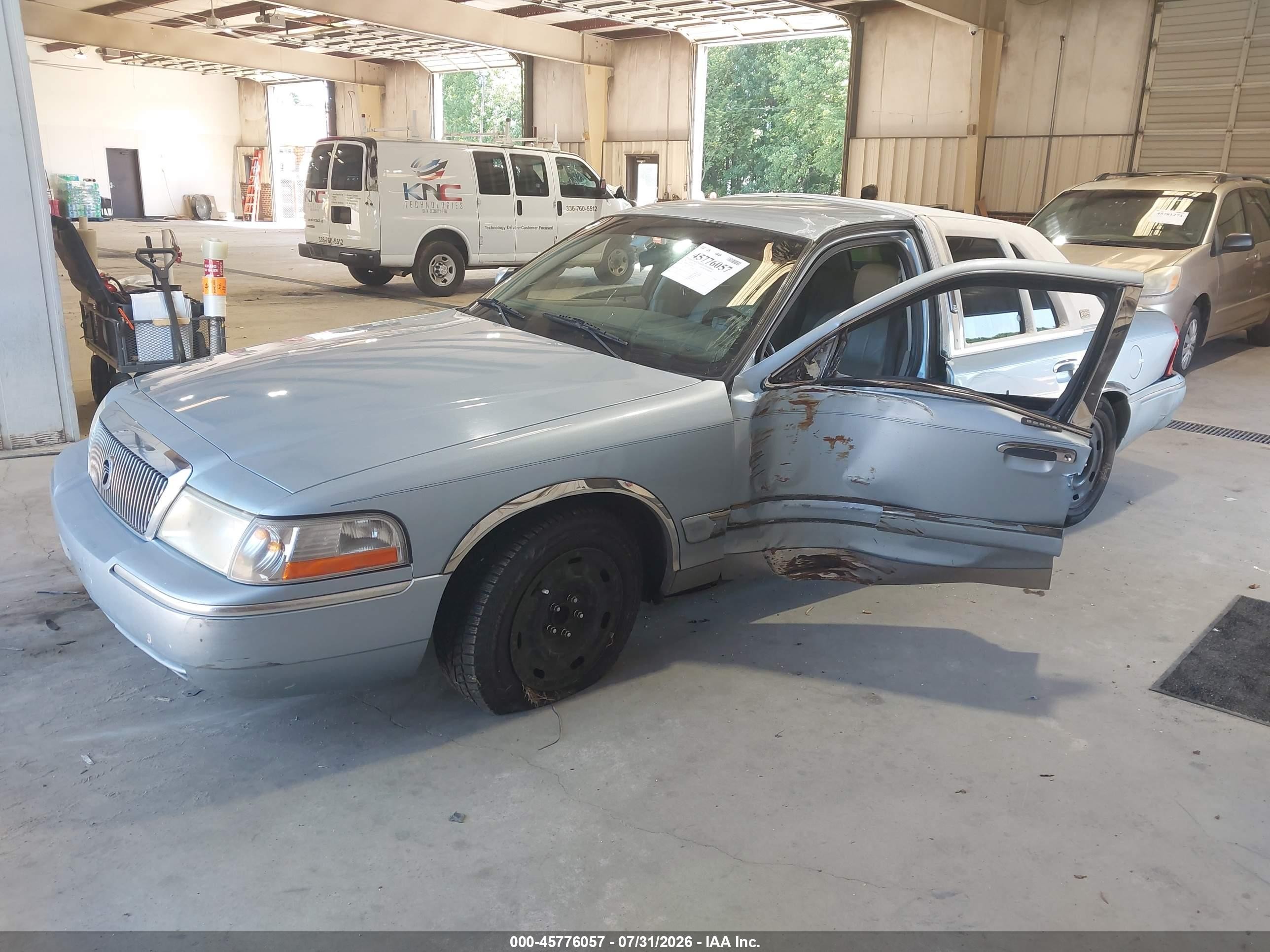 2004 Mercury Grand Marquis Gs Blue vin: 2MEFM74W54X642144