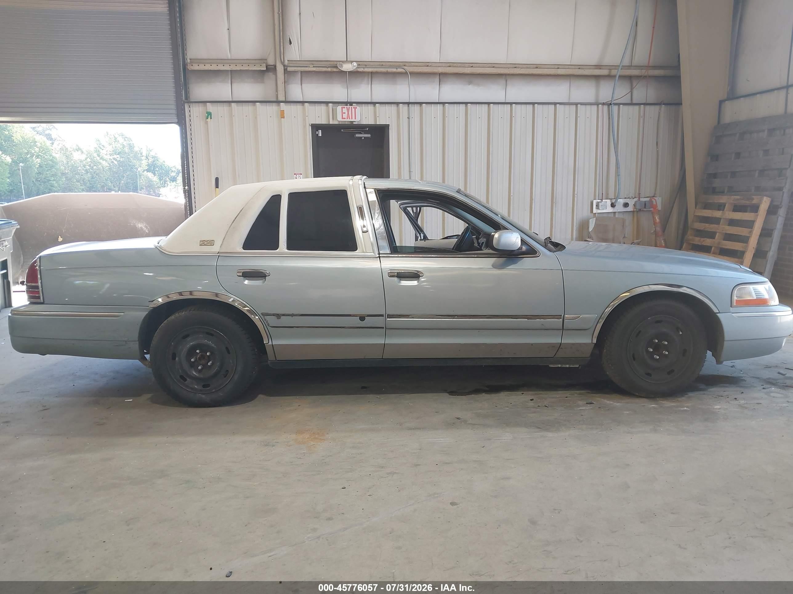2004 Mercury Grand Marquis Gs Blue vin: 2MEFM74W54X642144