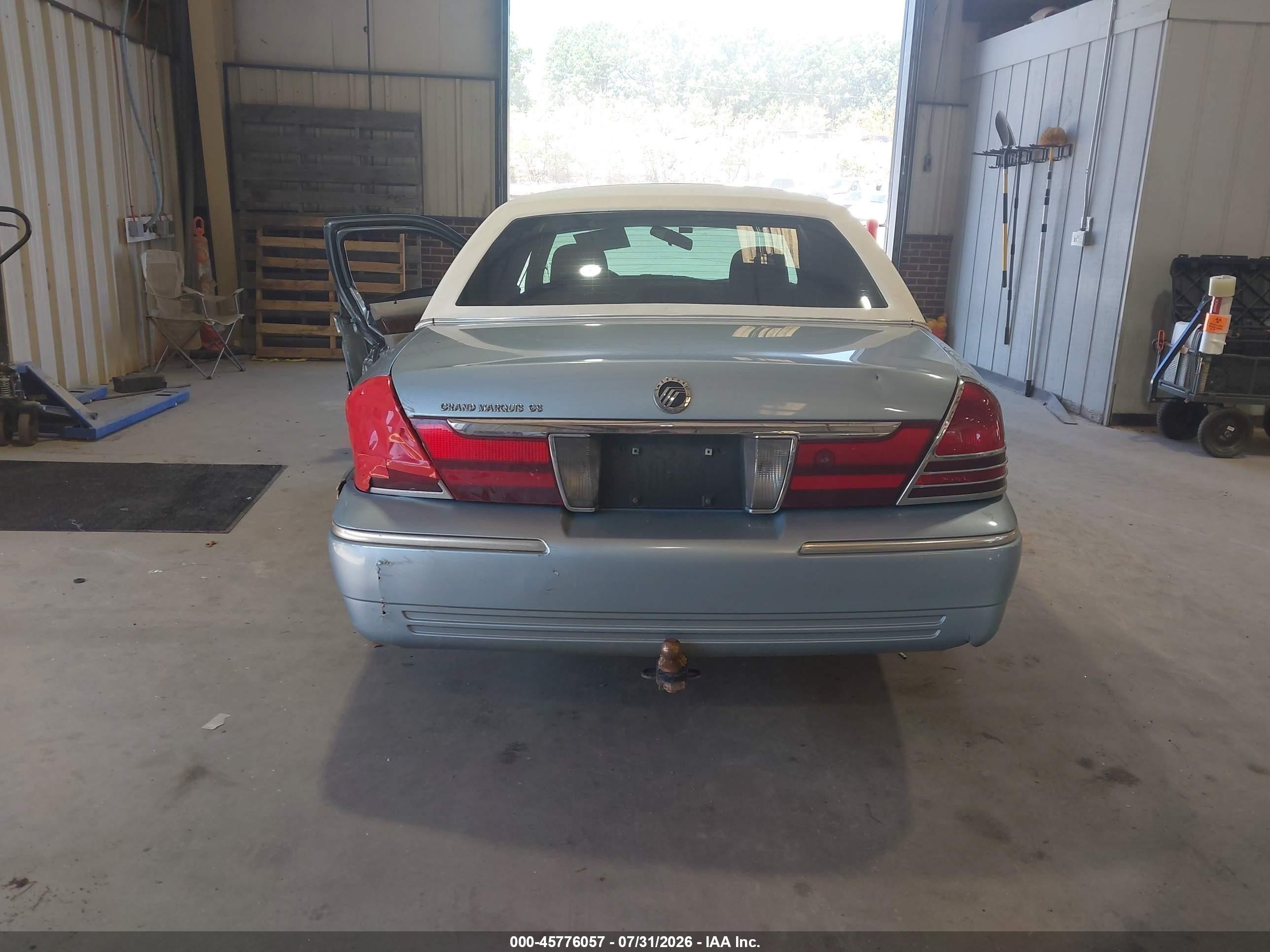 2004 Mercury Grand Marquis Gs Blue vin: 2MEFM74W54X642144