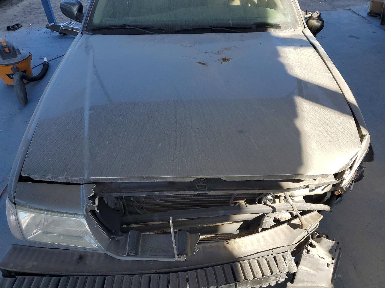 2004 Mercury Grand Marquis Gs Gold vin: 2MEFM74W54X646842