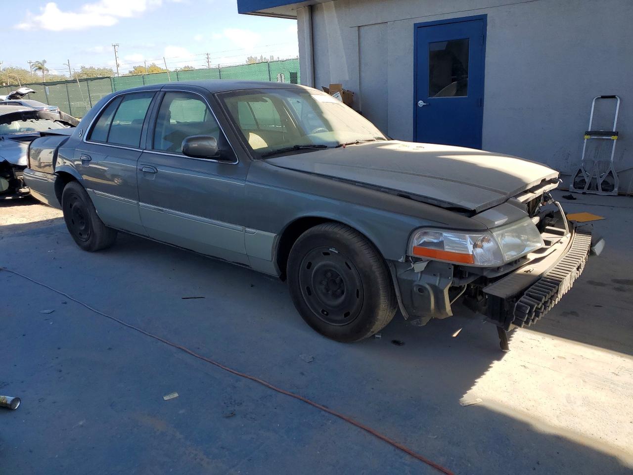 2004 Mercury Grand Marquis Gs Gold vin: 2MEFM74W54X646842