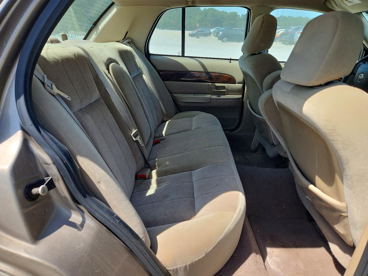 2004 Mercury Grand Marquis Gs Tan vin: 2MEFM74W54X654956