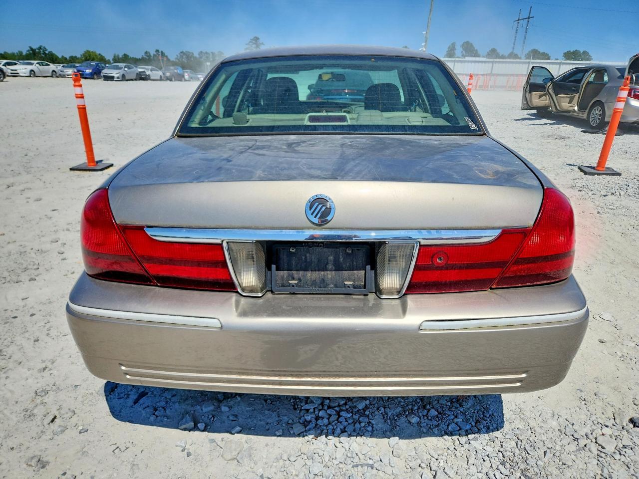 2004 Mercury Grand Marquis Gs Tan vin: 2MEFM74W54X654956