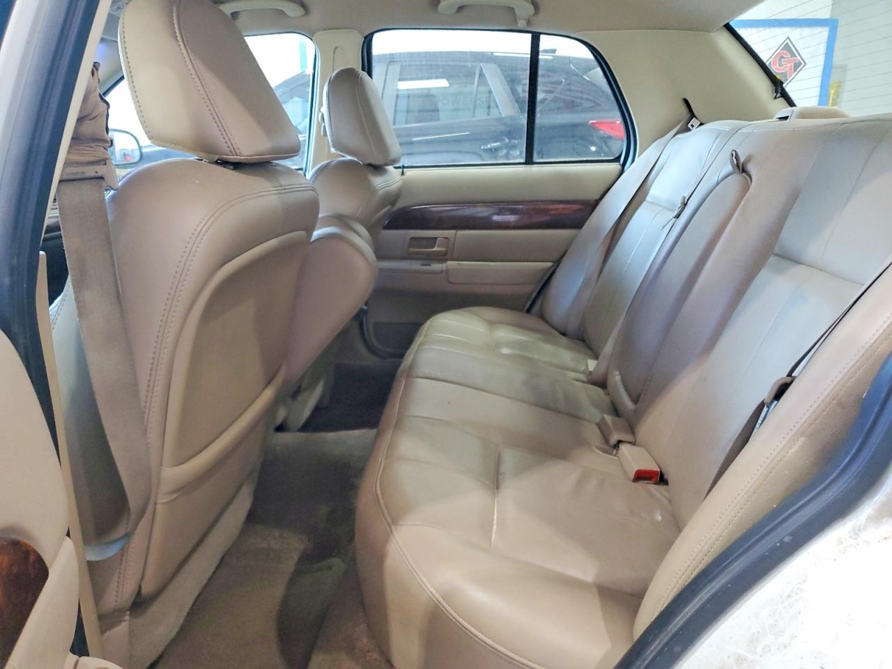 2004 Mercury Grand Marquis Gs White vin: 2MEFM74W54X664094