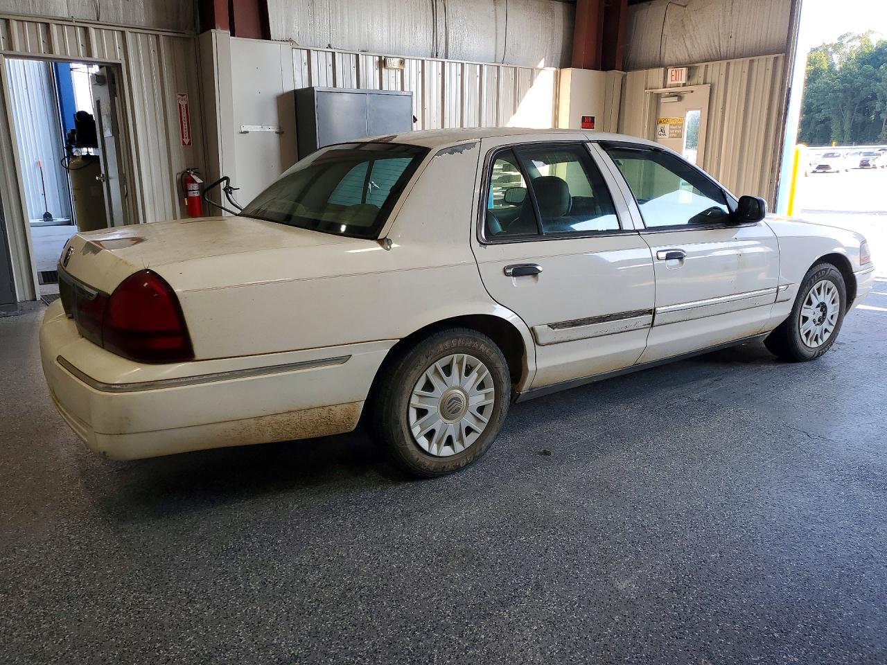 2004 Mercury Grand Marquis Gs White vin: 2MEFM74W54X664094