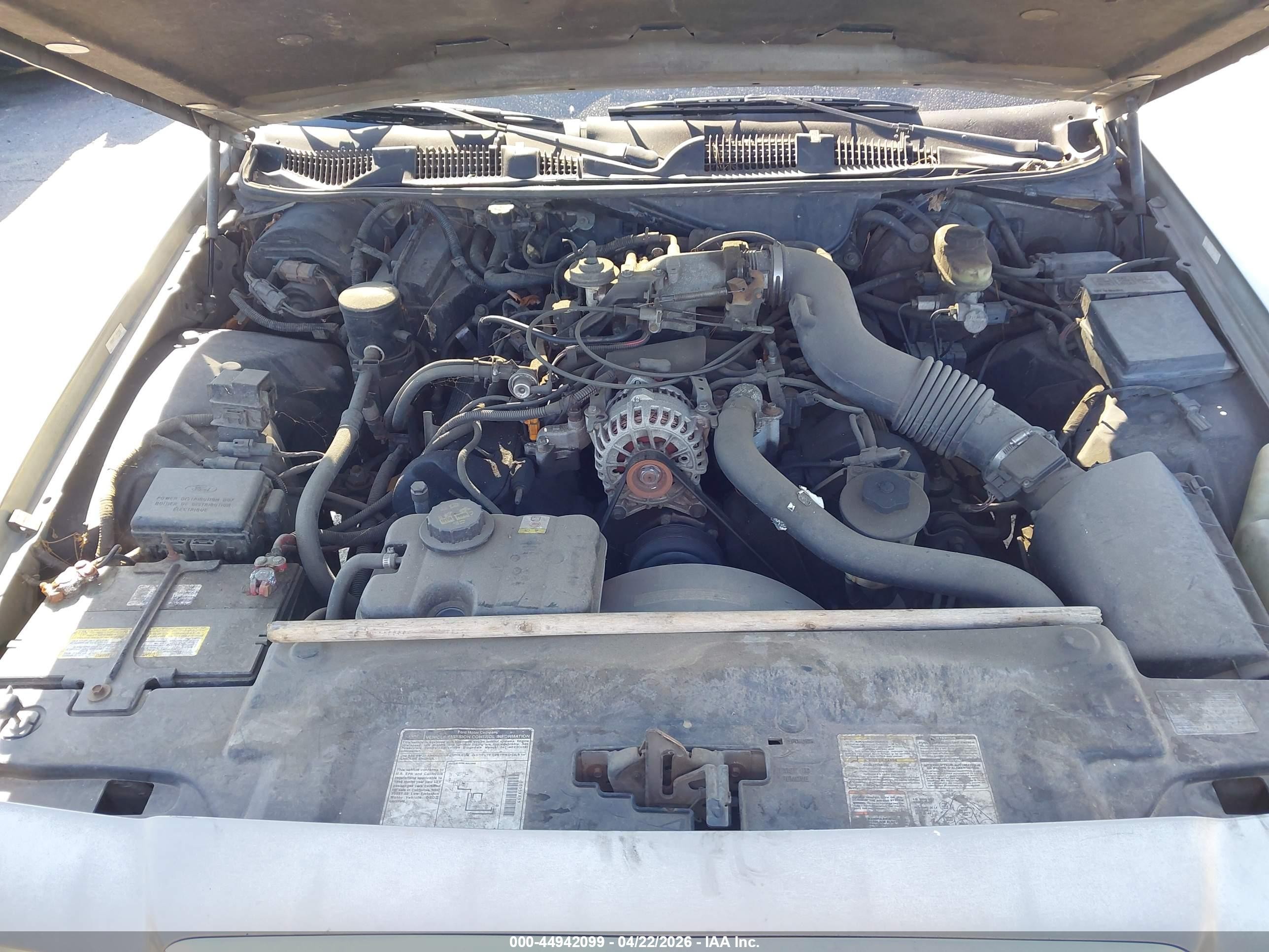 1998 Mercury Grand Marquis   Silver vin: 2MEFM74W5WX620728