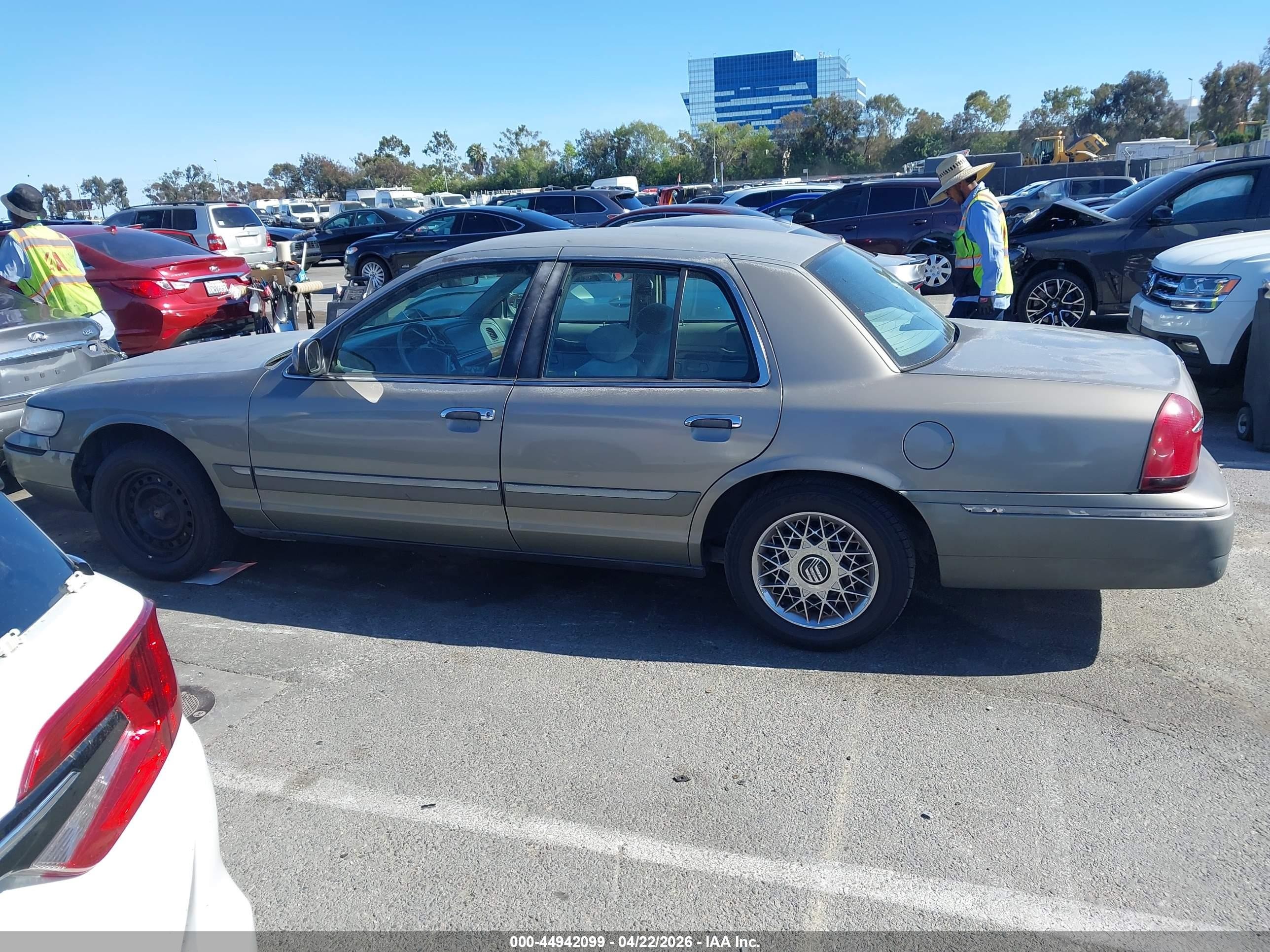 1998 Mercury Grand Marquis   Silver vin: 2MEFM74W5WX620728