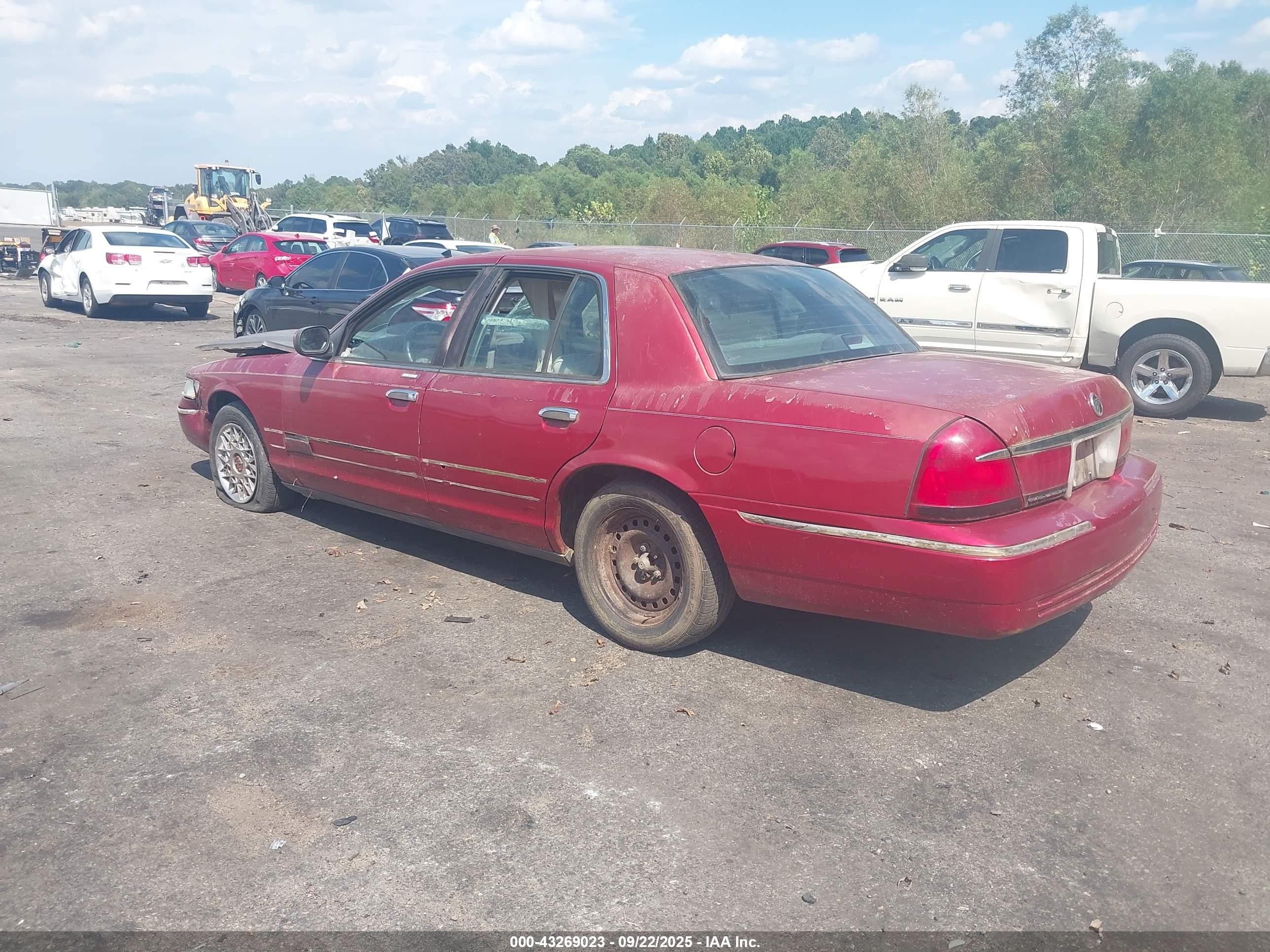 1998 Mercury Grand Marquis   Red vin: 2MEFM74W5WX655317